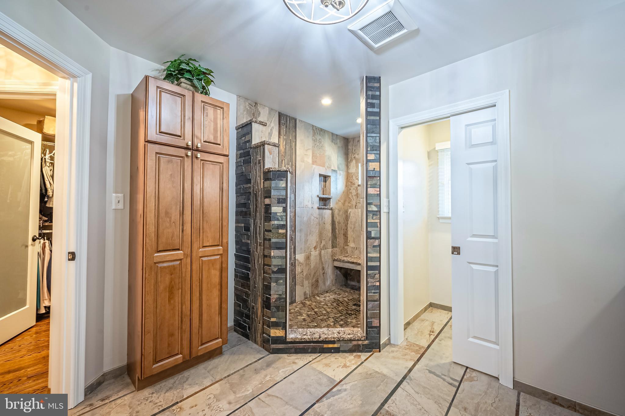 LANGLEY OAKS - Residential