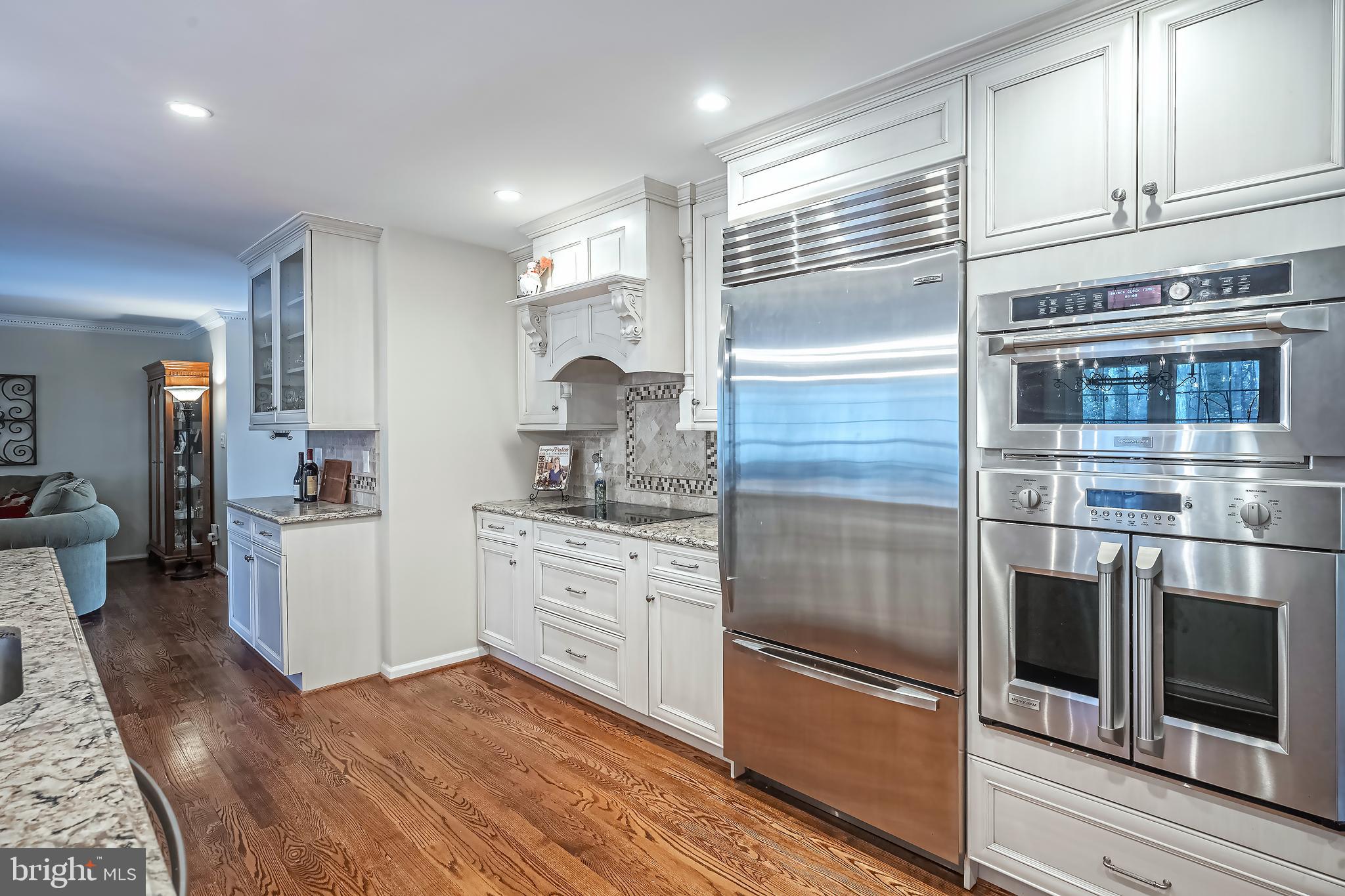 LANGLEY OAKS - Residential