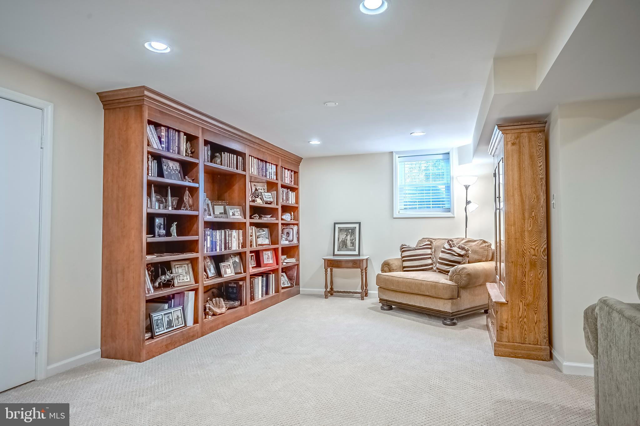 LANGLEY OAKS - Residential