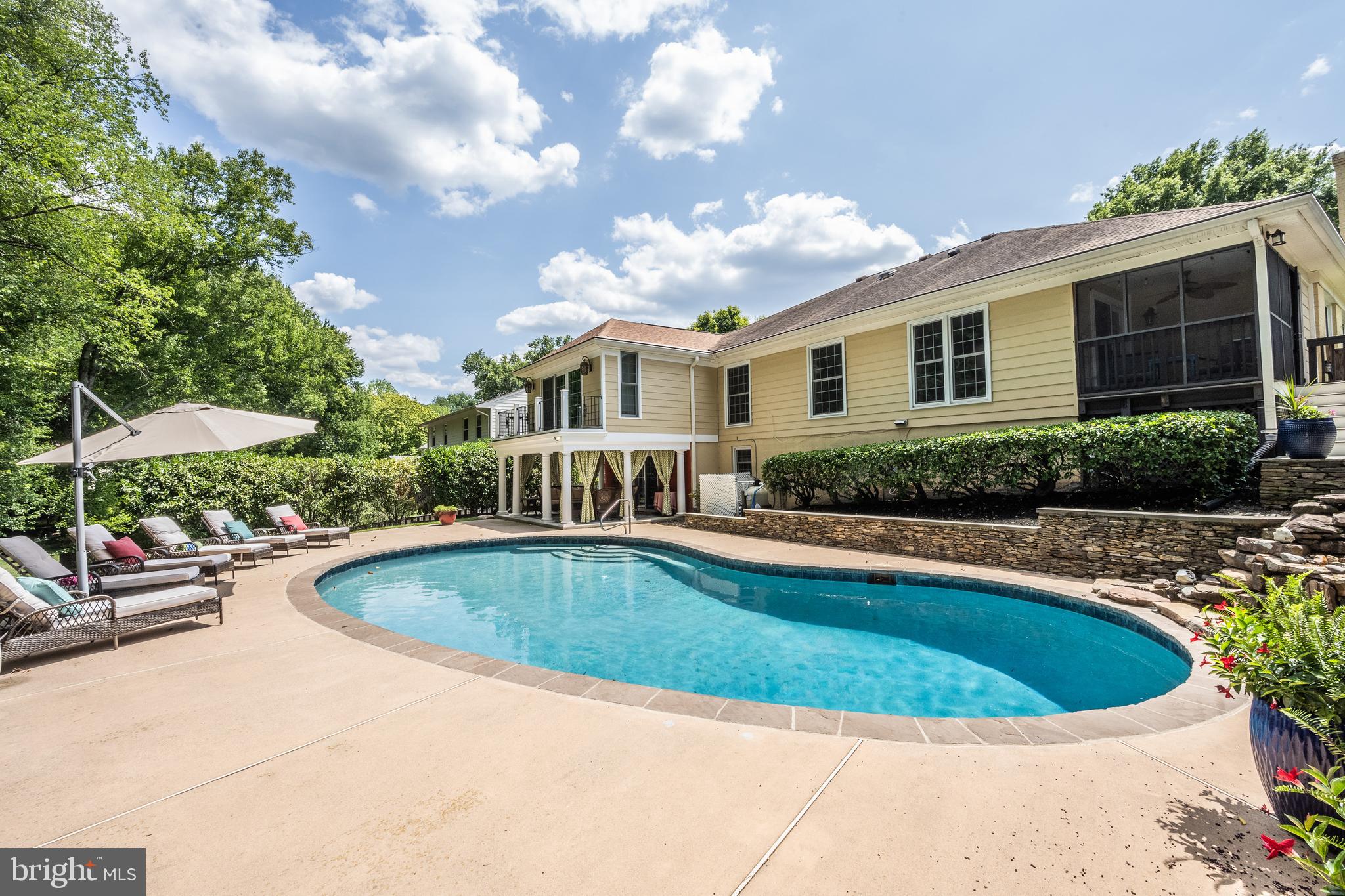 LANGLEY OAKS - Residential