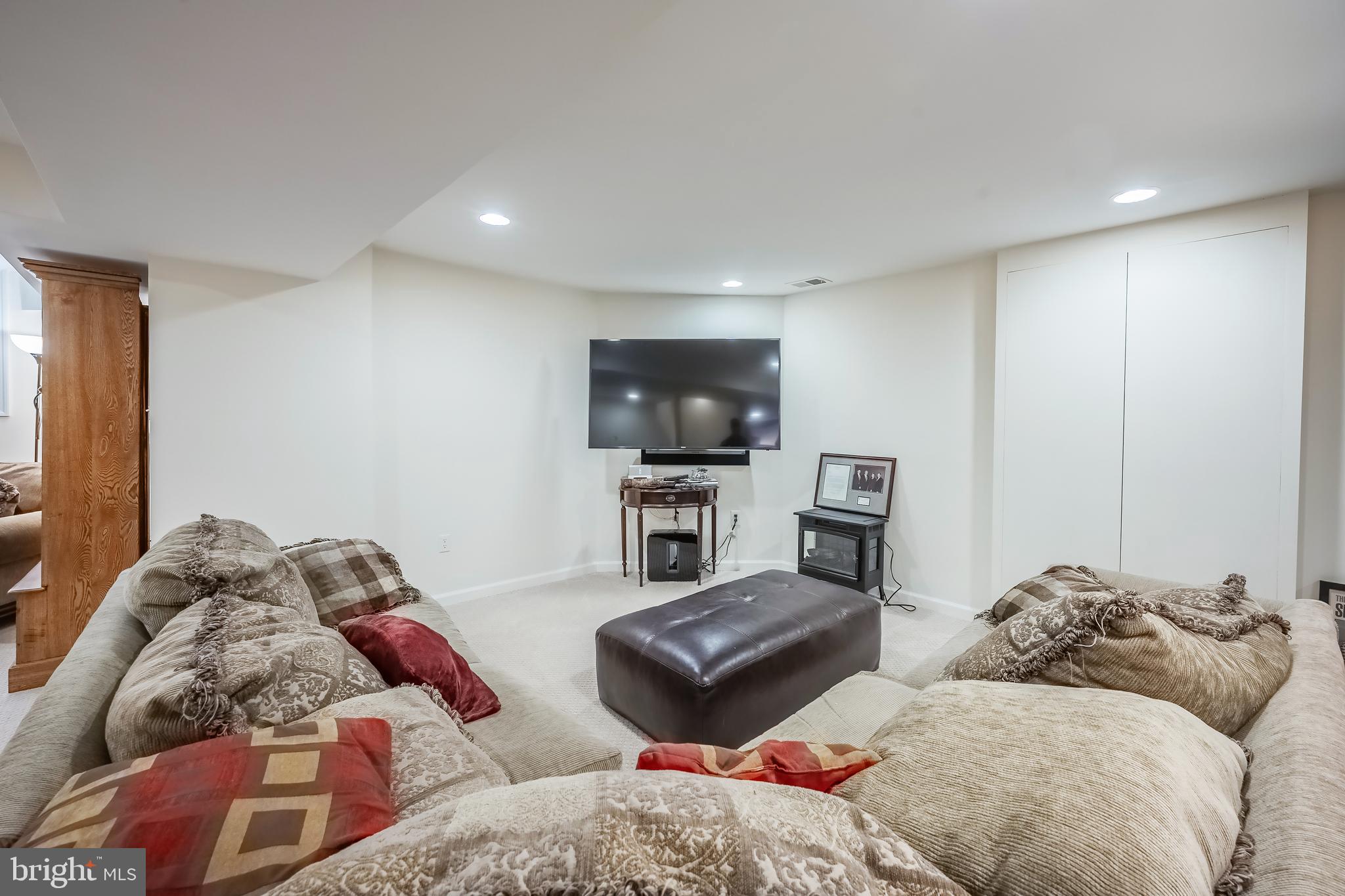 LANGLEY OAKS - Residential