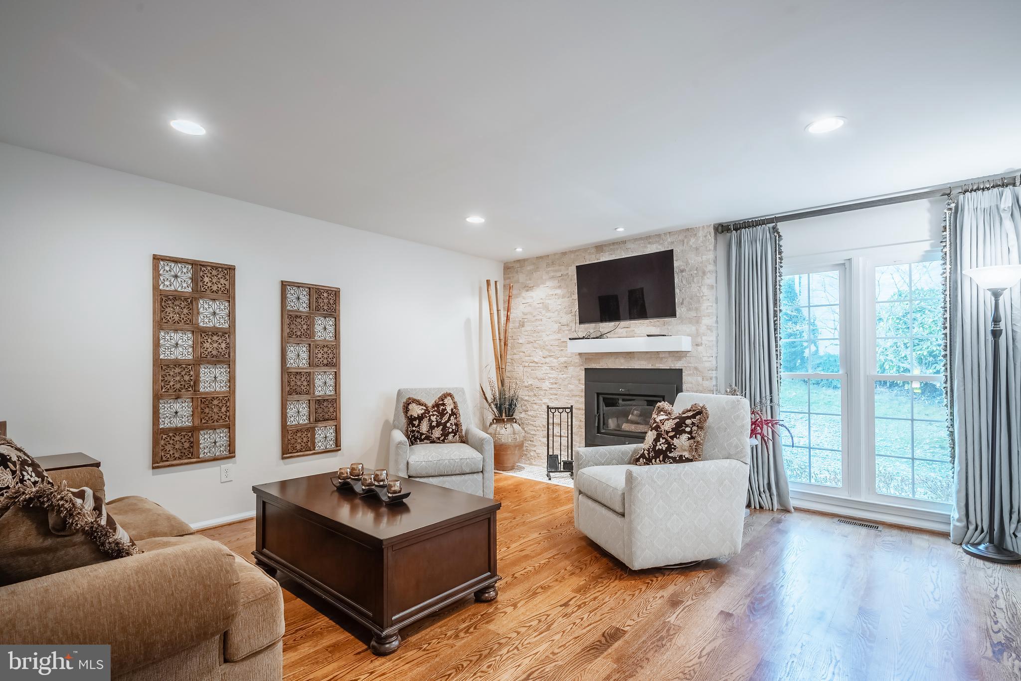 LANGLEY OAKS - Residential