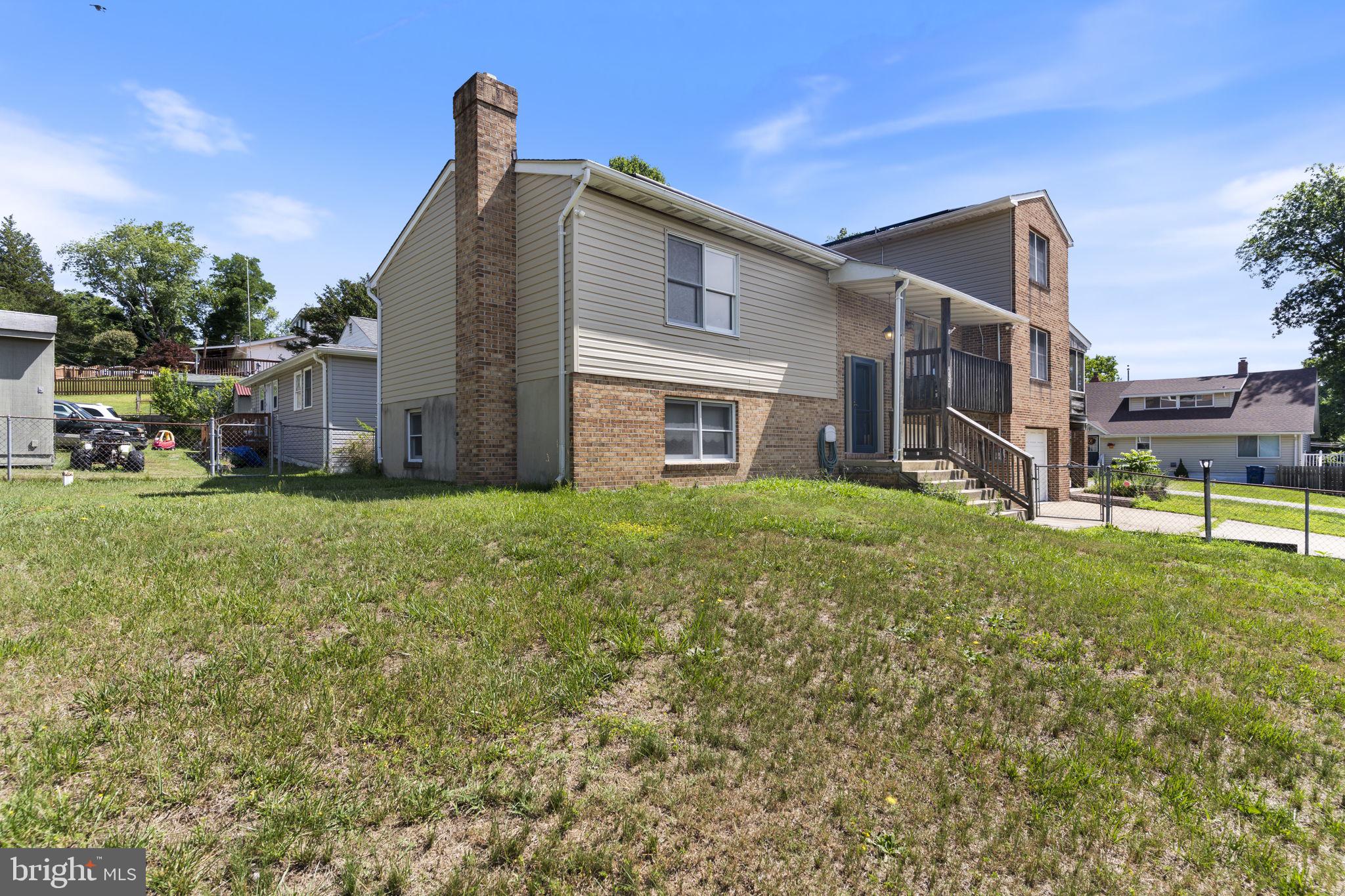 BREEZY POINT - Residential