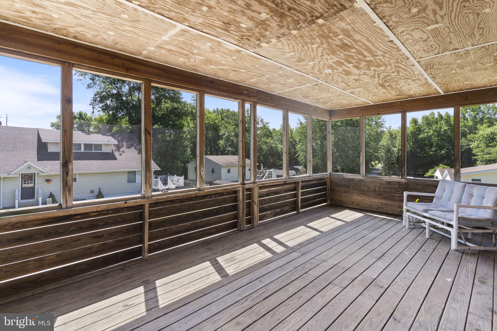 BREEZY POINT - Residential