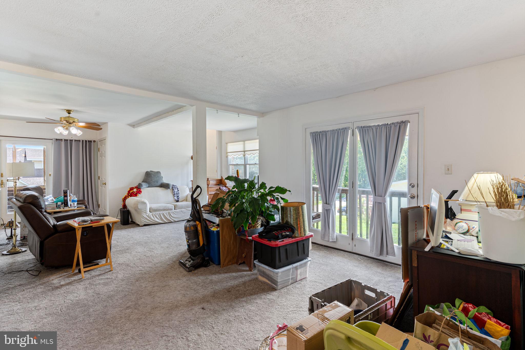 BREEZY POINT - Residential