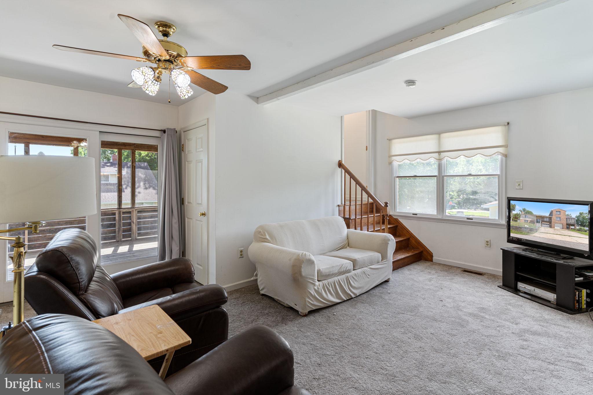 BREEZY POINT - Residential