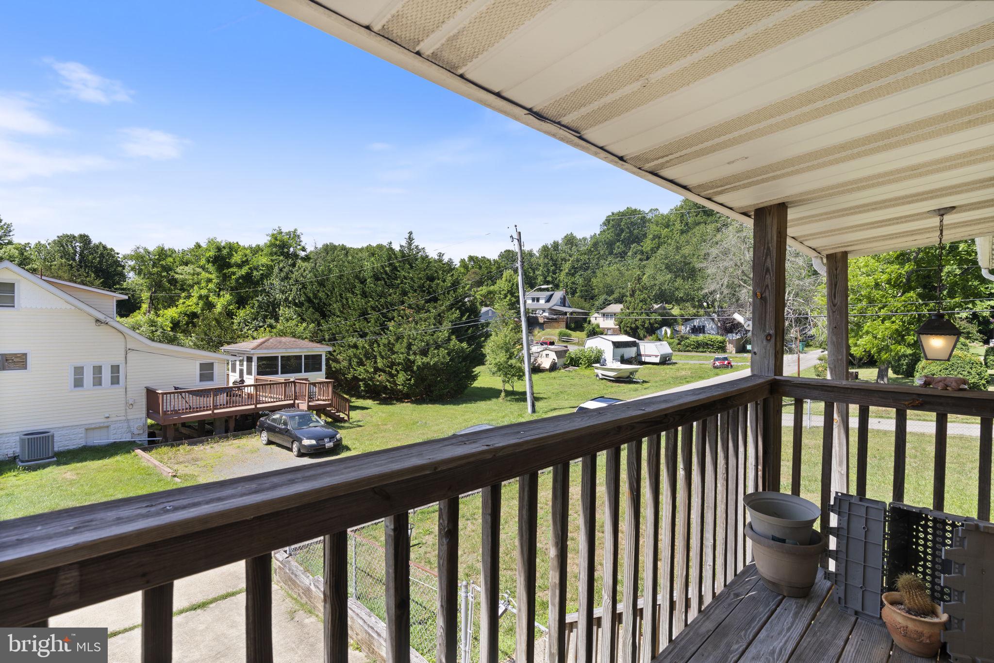 BREEZY POINT - Residential