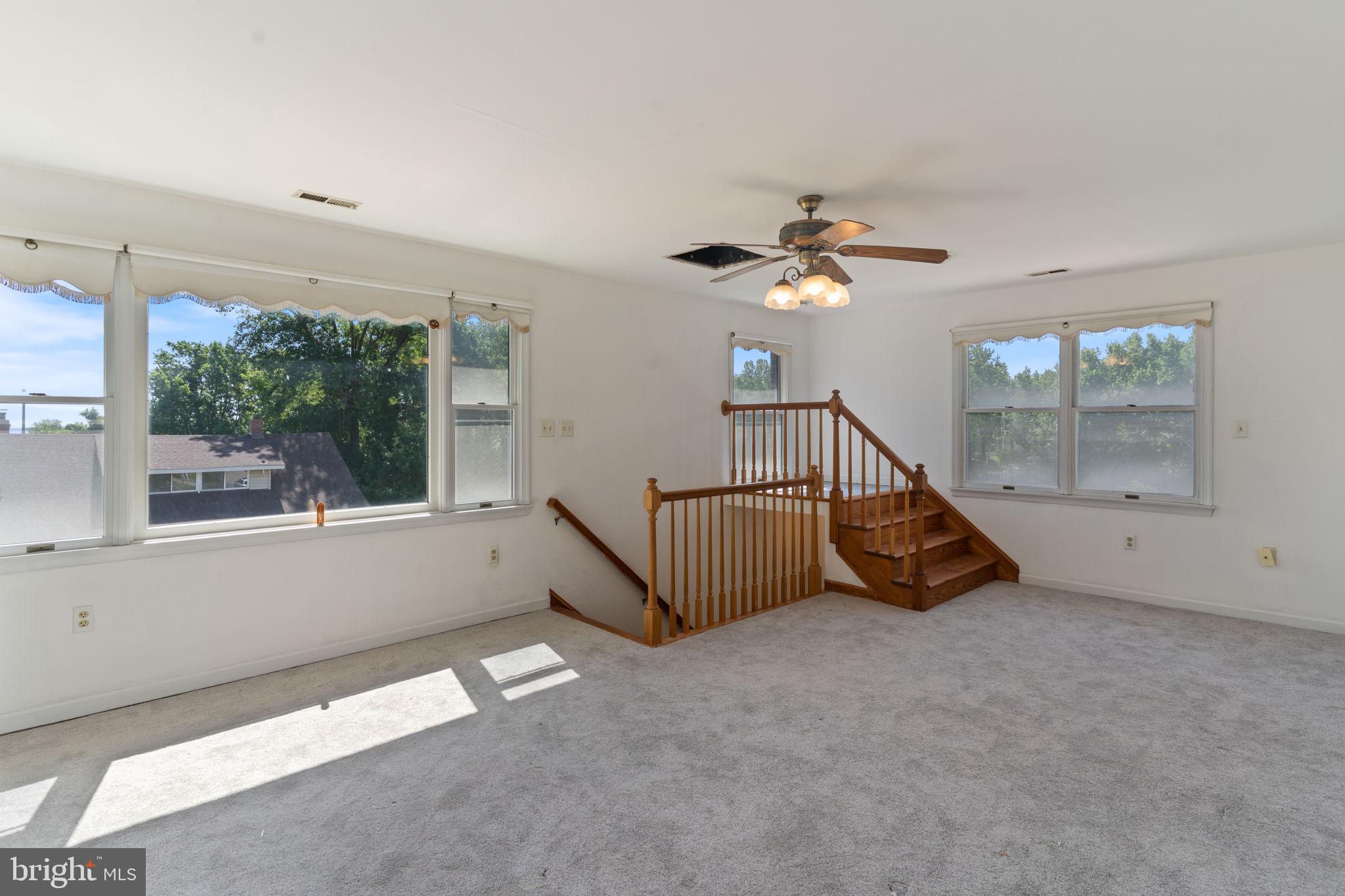 BREEZY POINT - Residential