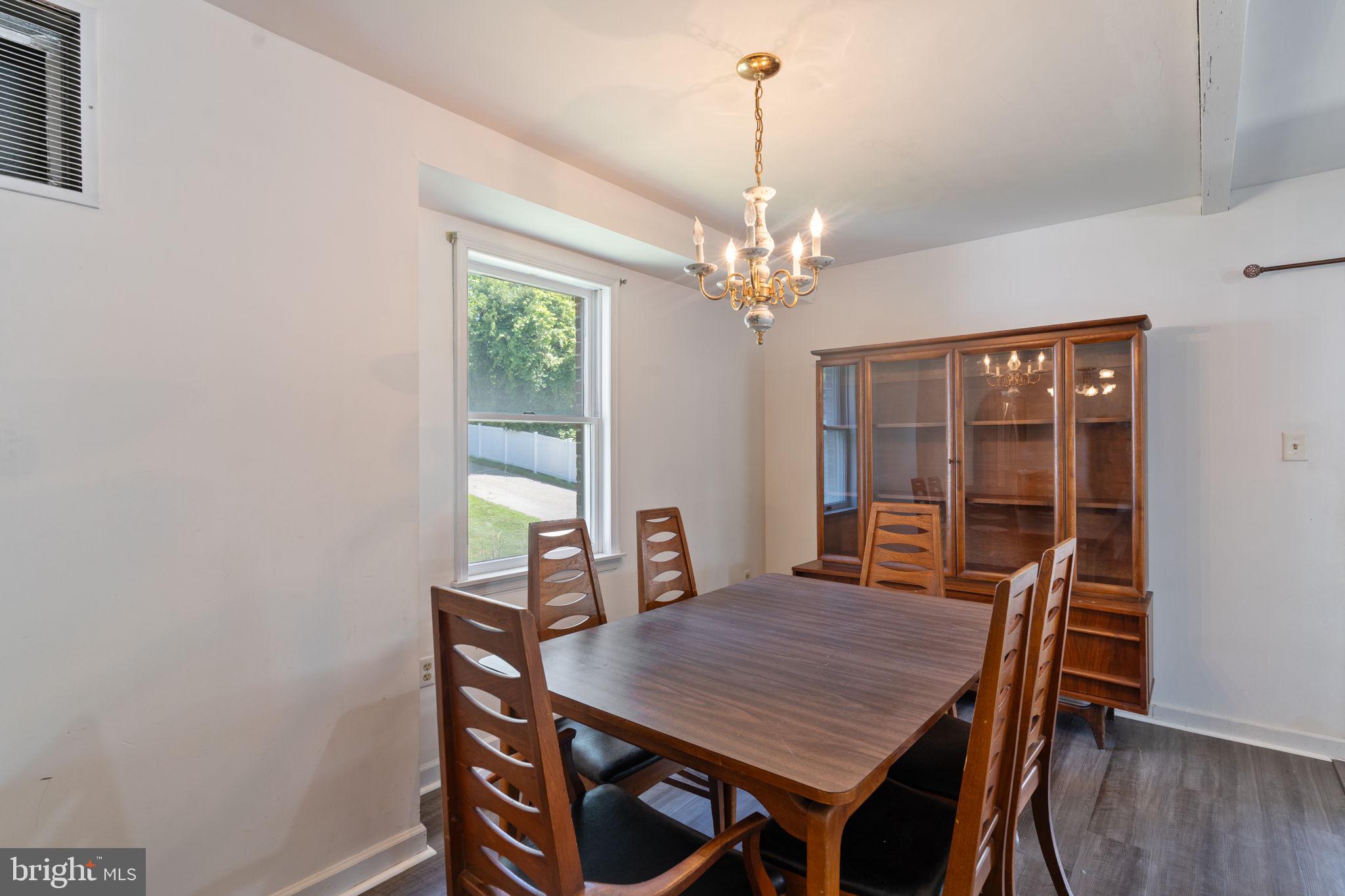 BREEZY POINT - Residential