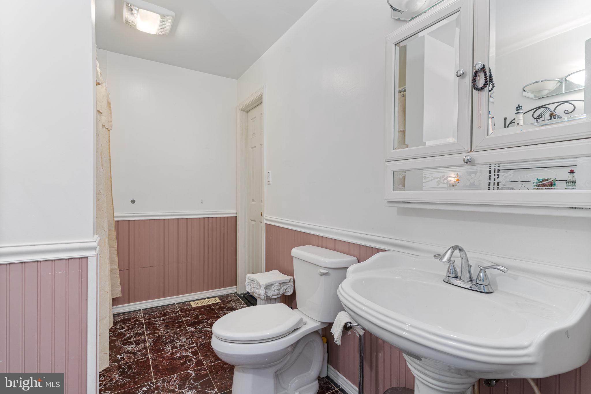BREEZY POINT - Residential