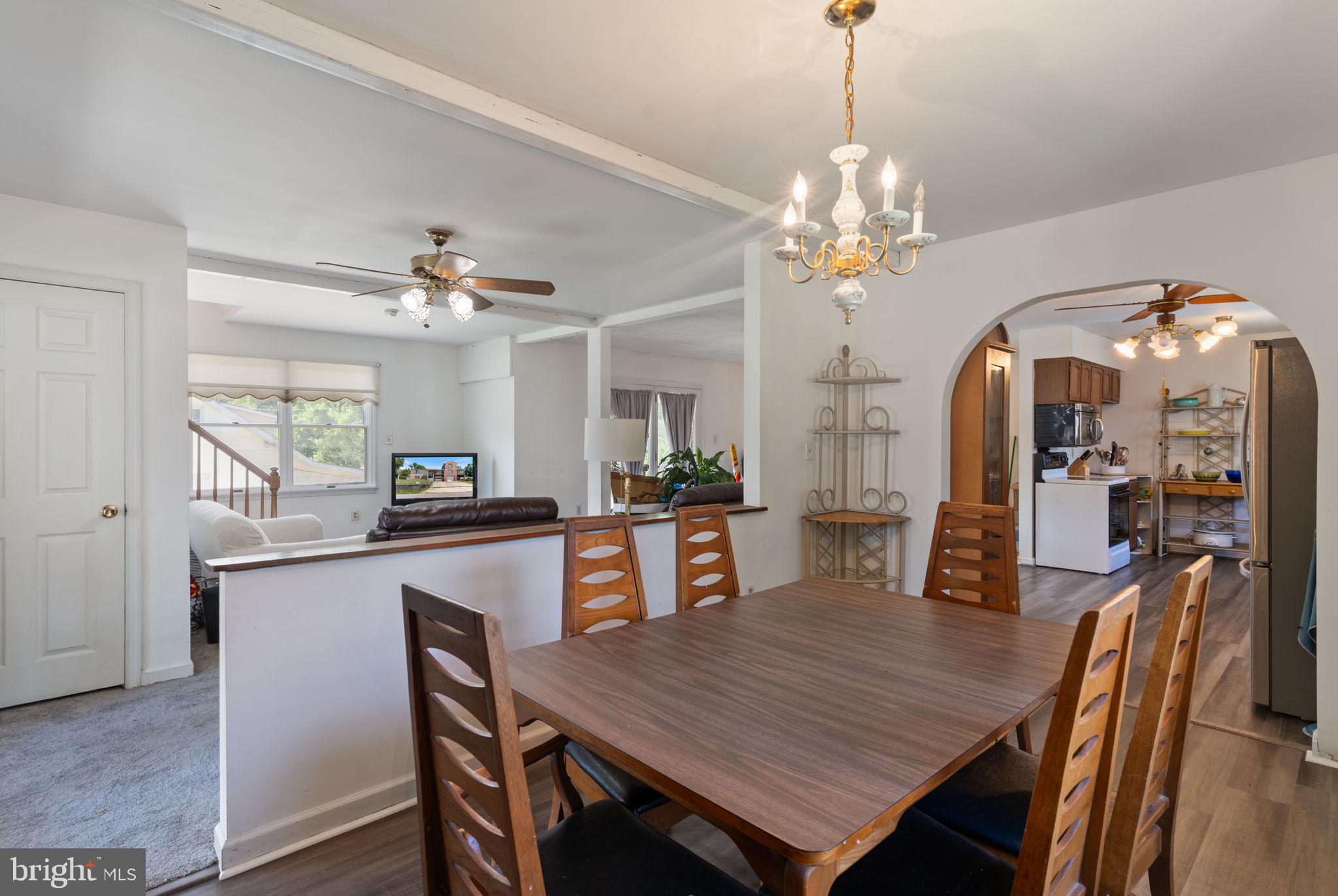 BREEZY POINT - Residential
