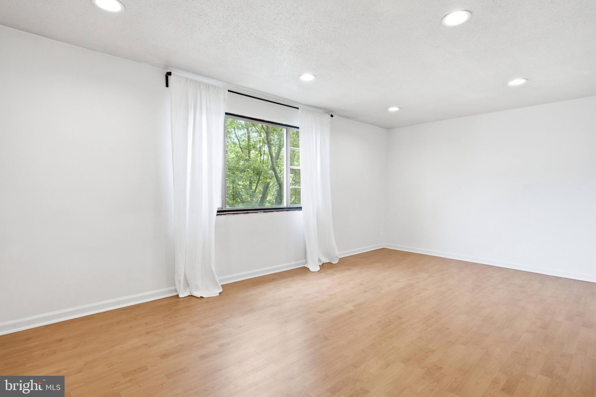 VILLAGES AT FALLS CHURCH - Residential