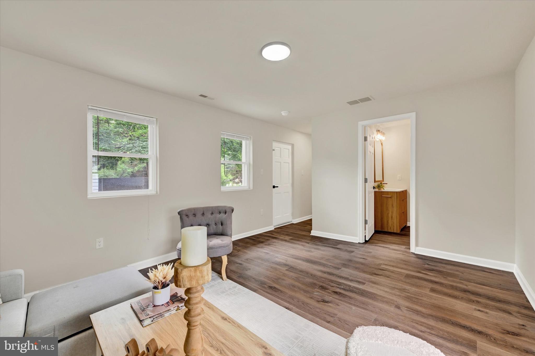 WINDSOR MILL - Residential
