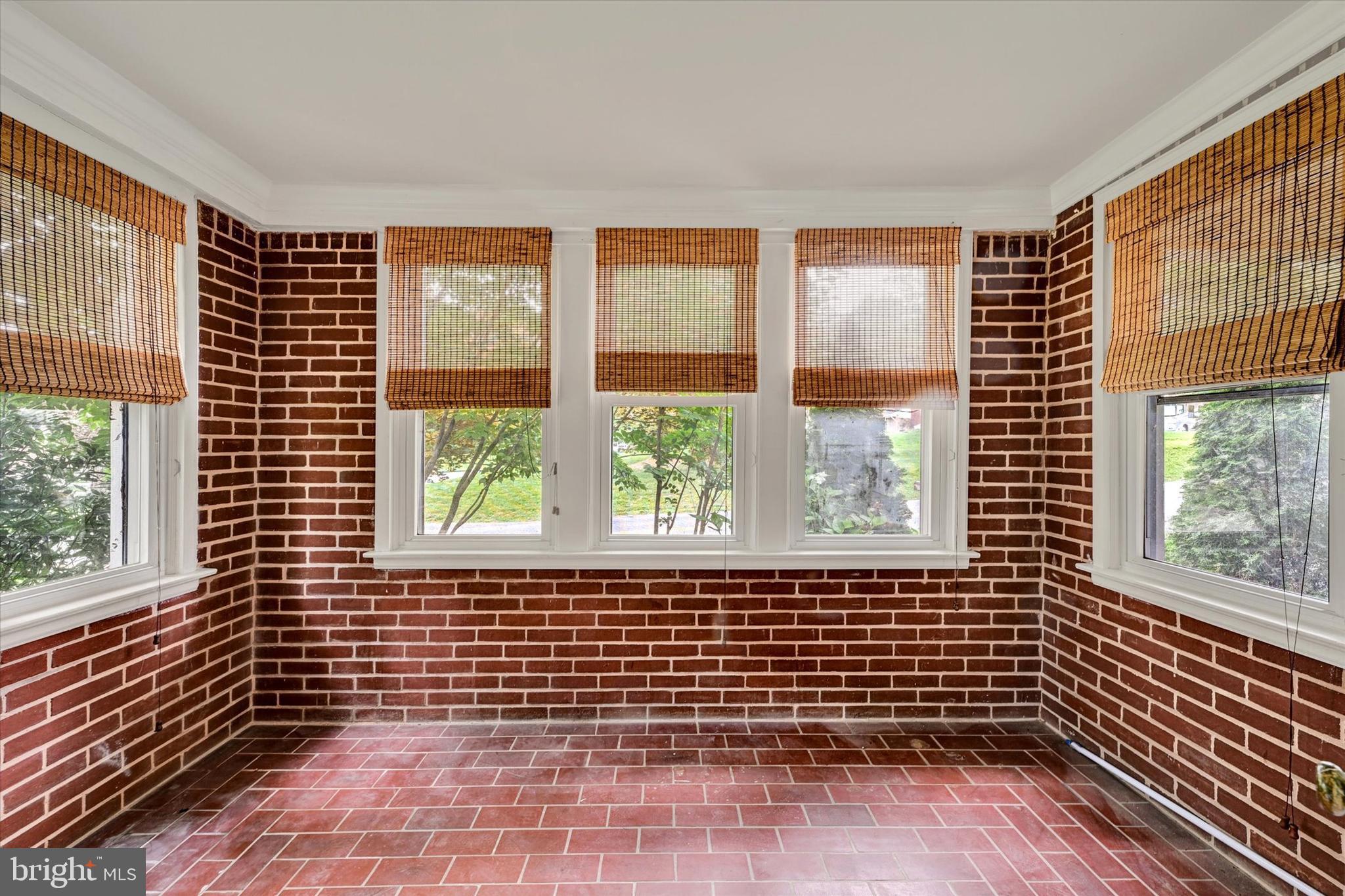 WINDSOR MILL - Residential