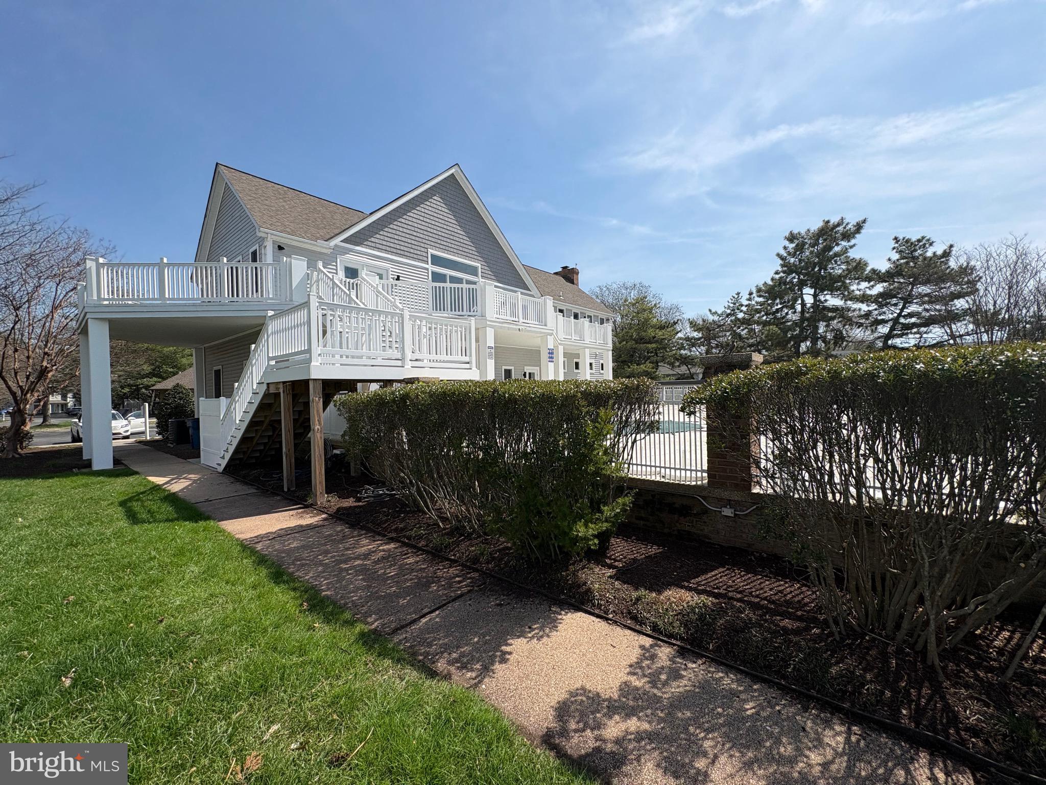 BAYSIDE MARINA - Residential