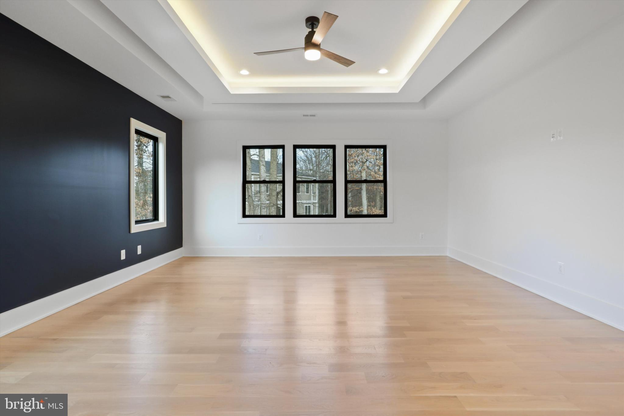 VIENNA WOODS - Residential