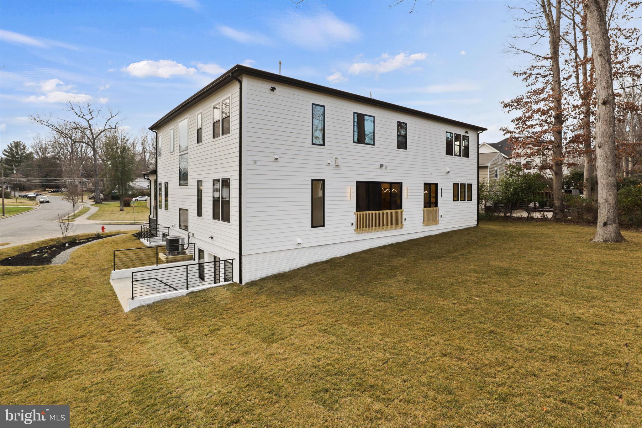 VIENNA WOODS - Residential