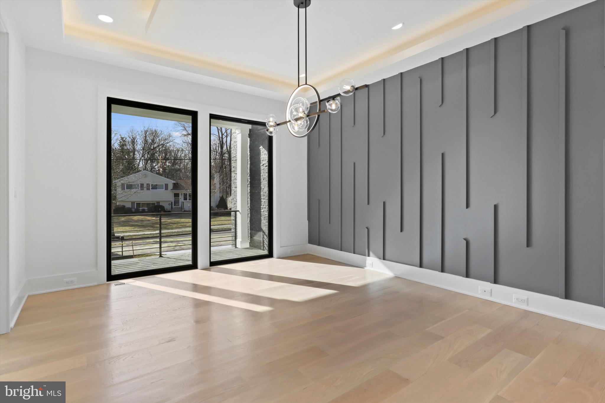 VIENNA WOODS - Residential