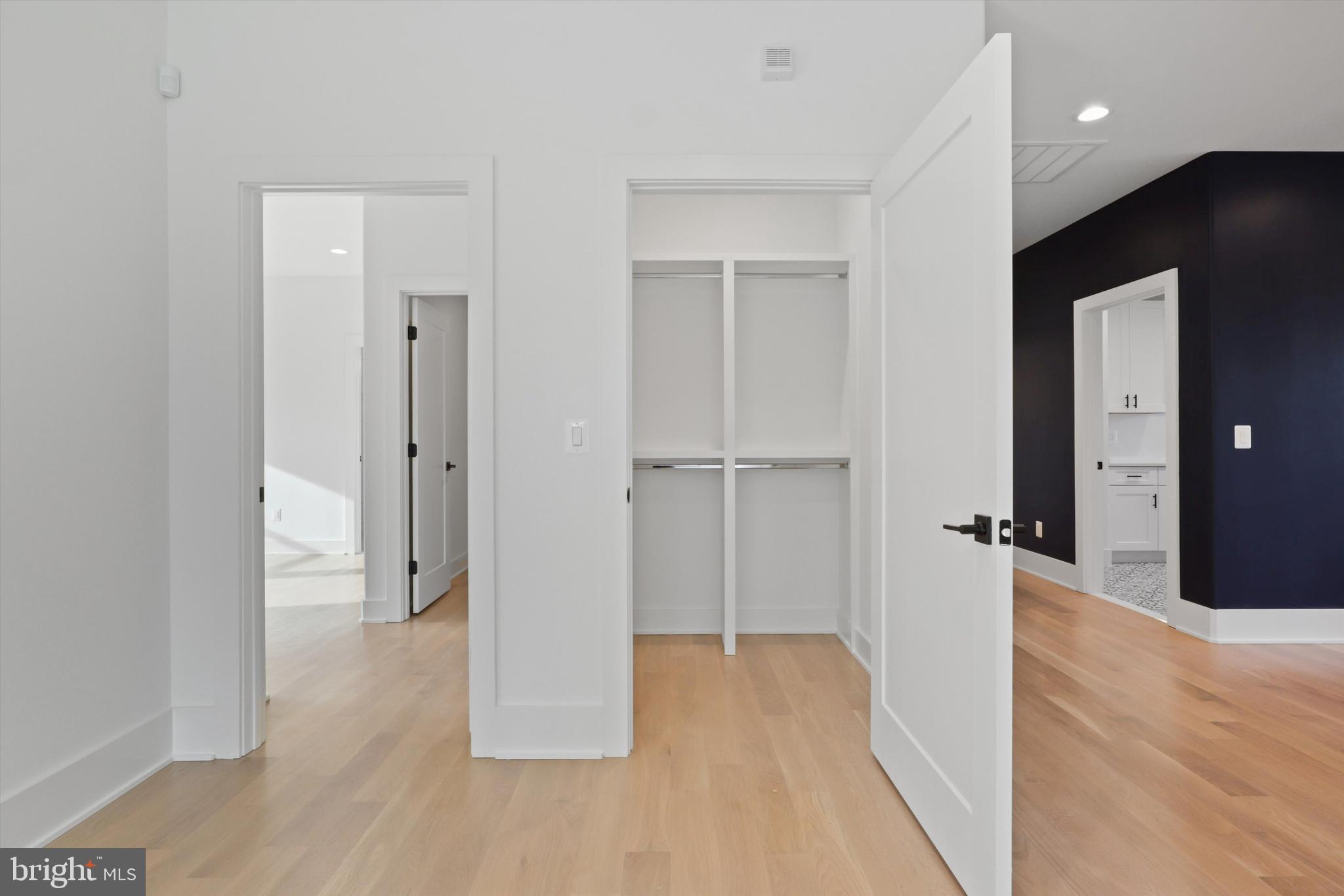 VIENNA WOODS - Residential