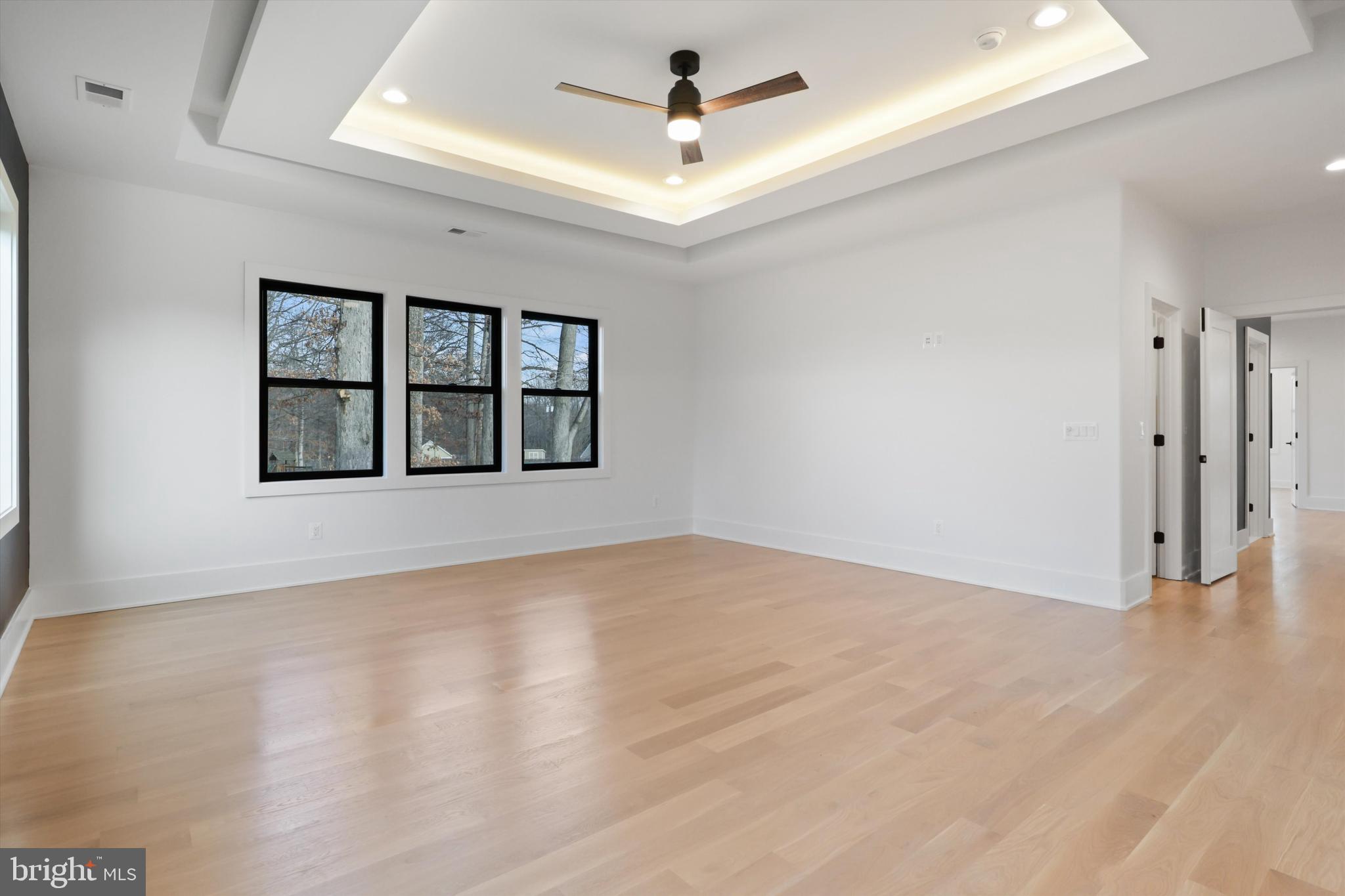 VIENNA WOODS - Residential