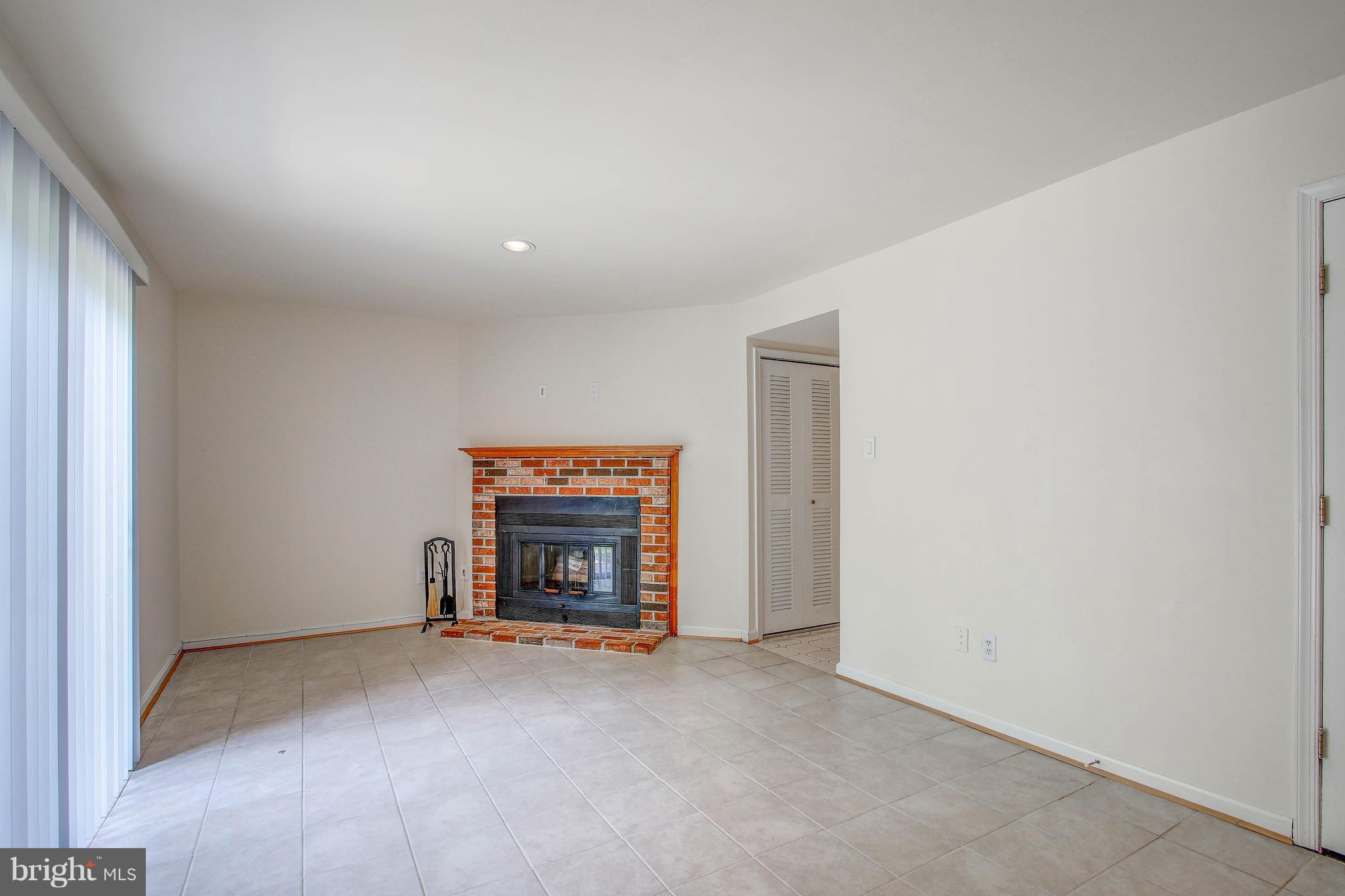 DERWOOD STATION - Residential