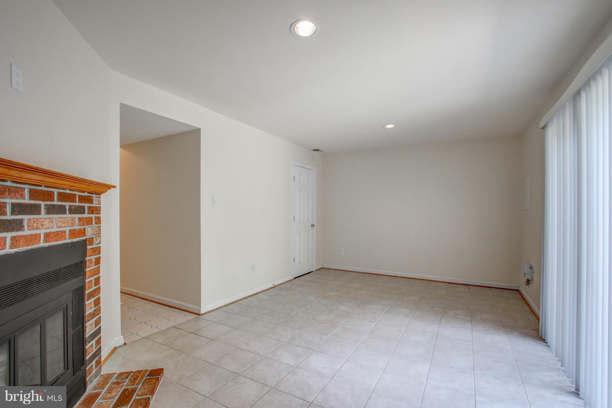 DERWOOD STATION - Residential