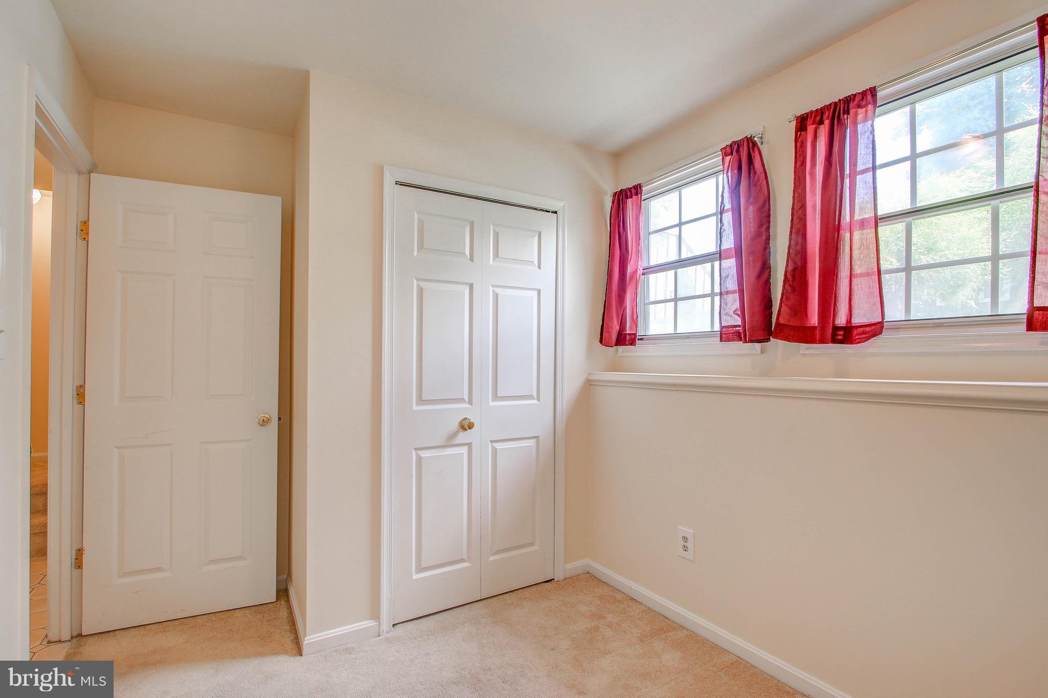 DERWOOD STATION - Residential