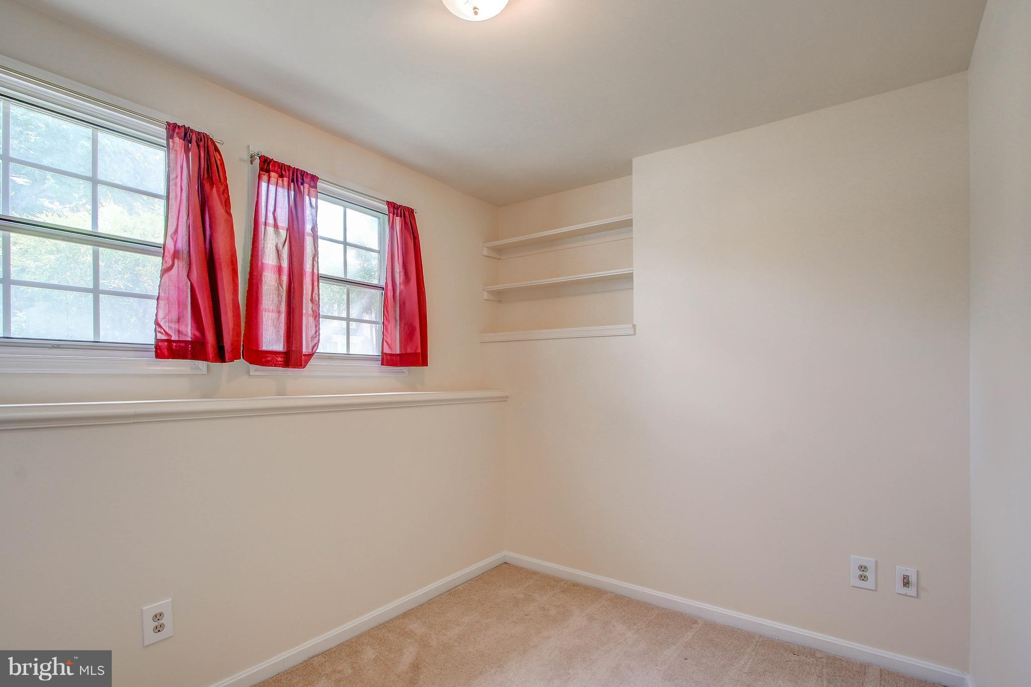 DERWOOD STATION - Residential