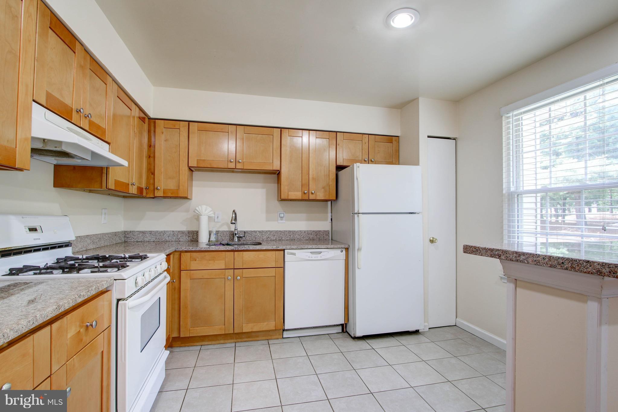 DERWOOD STATION - Residential