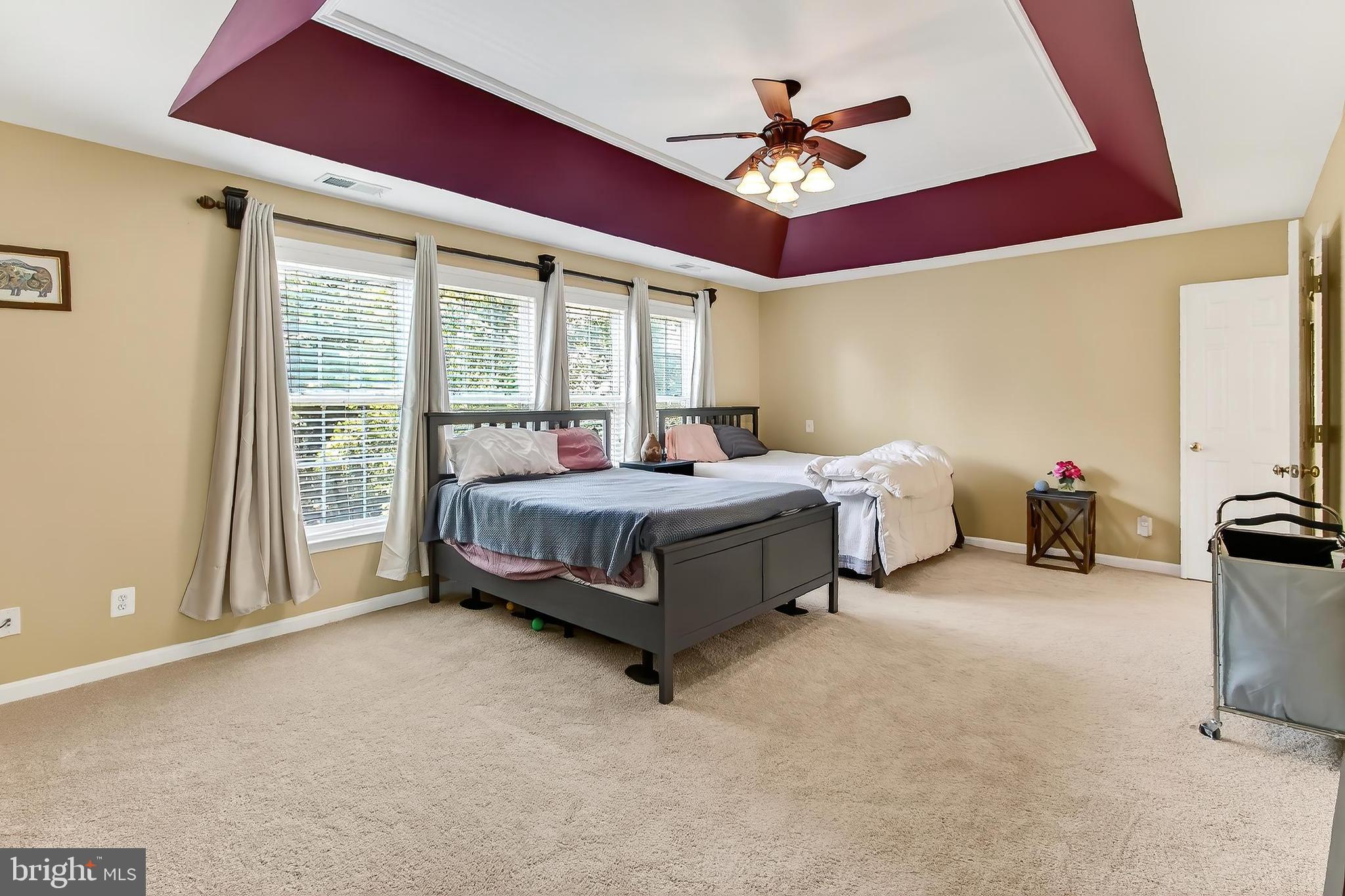 LAUREL HILL - Residential