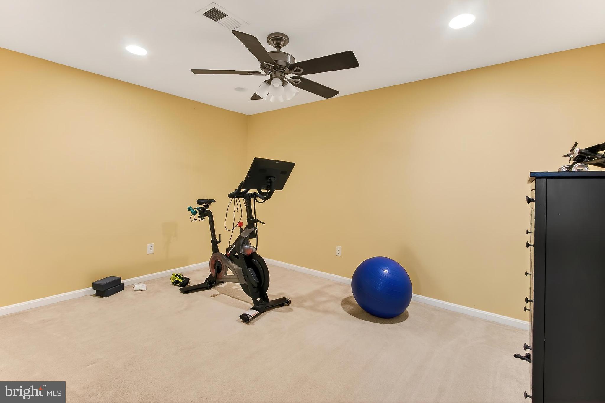 LAUREL HILL - Residential
