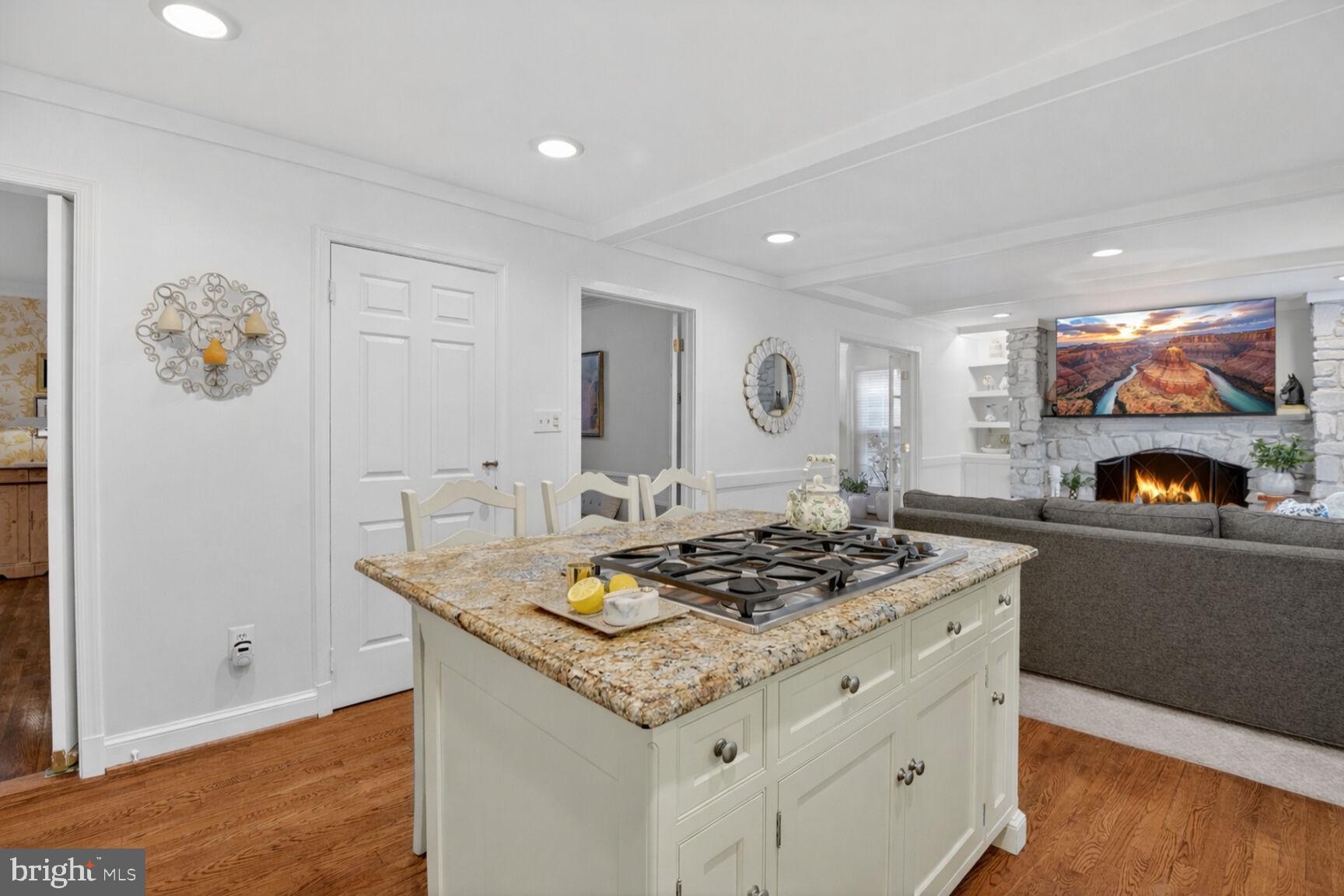 KENSINGTON PARK - Residential