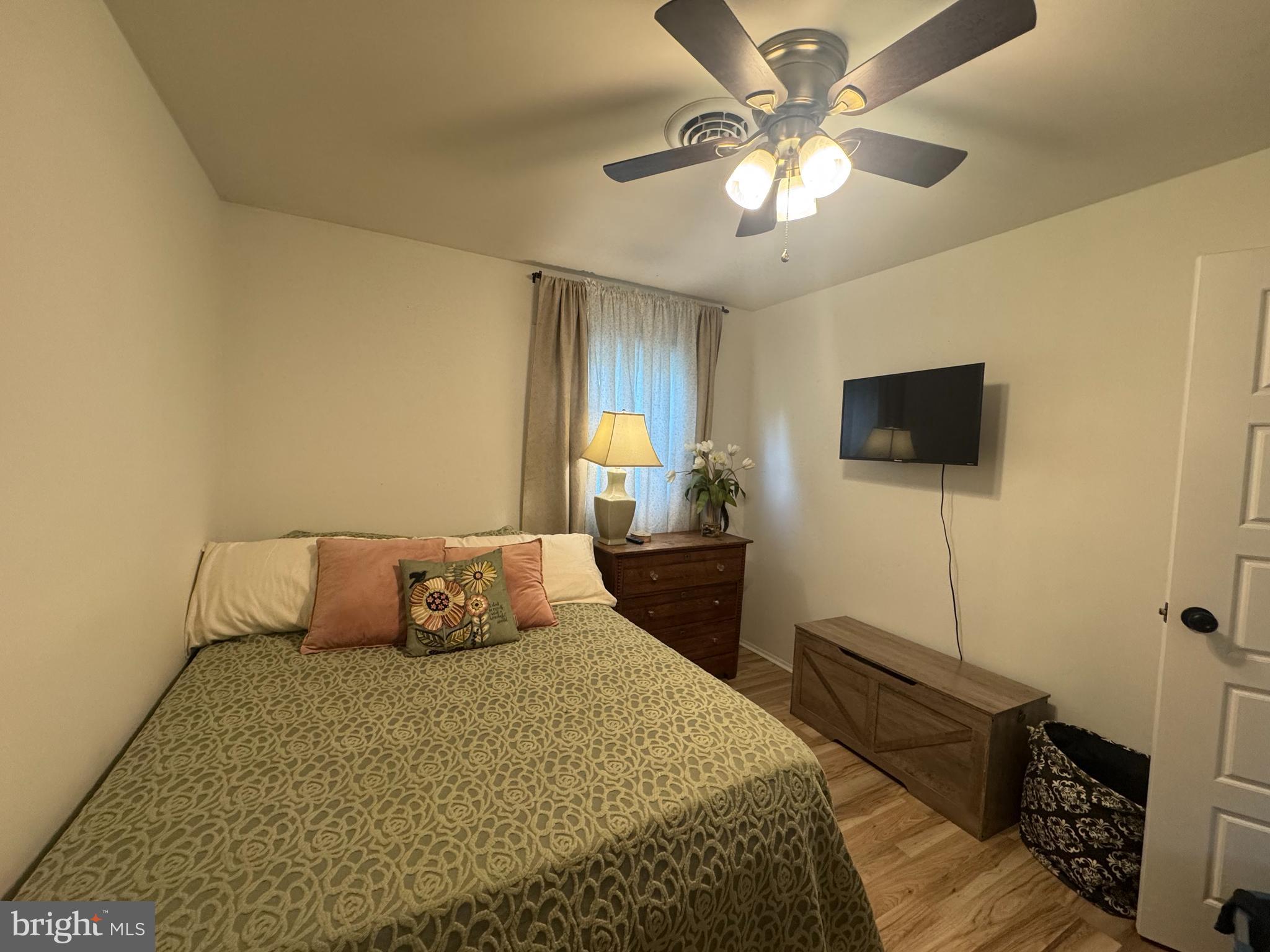 ROYAL VILLAGE - Residential
