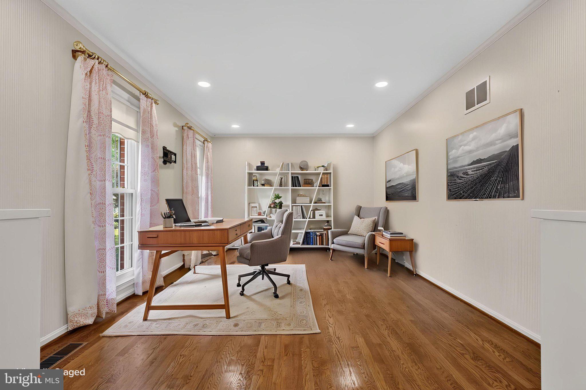 WALNUT HILL - Residential