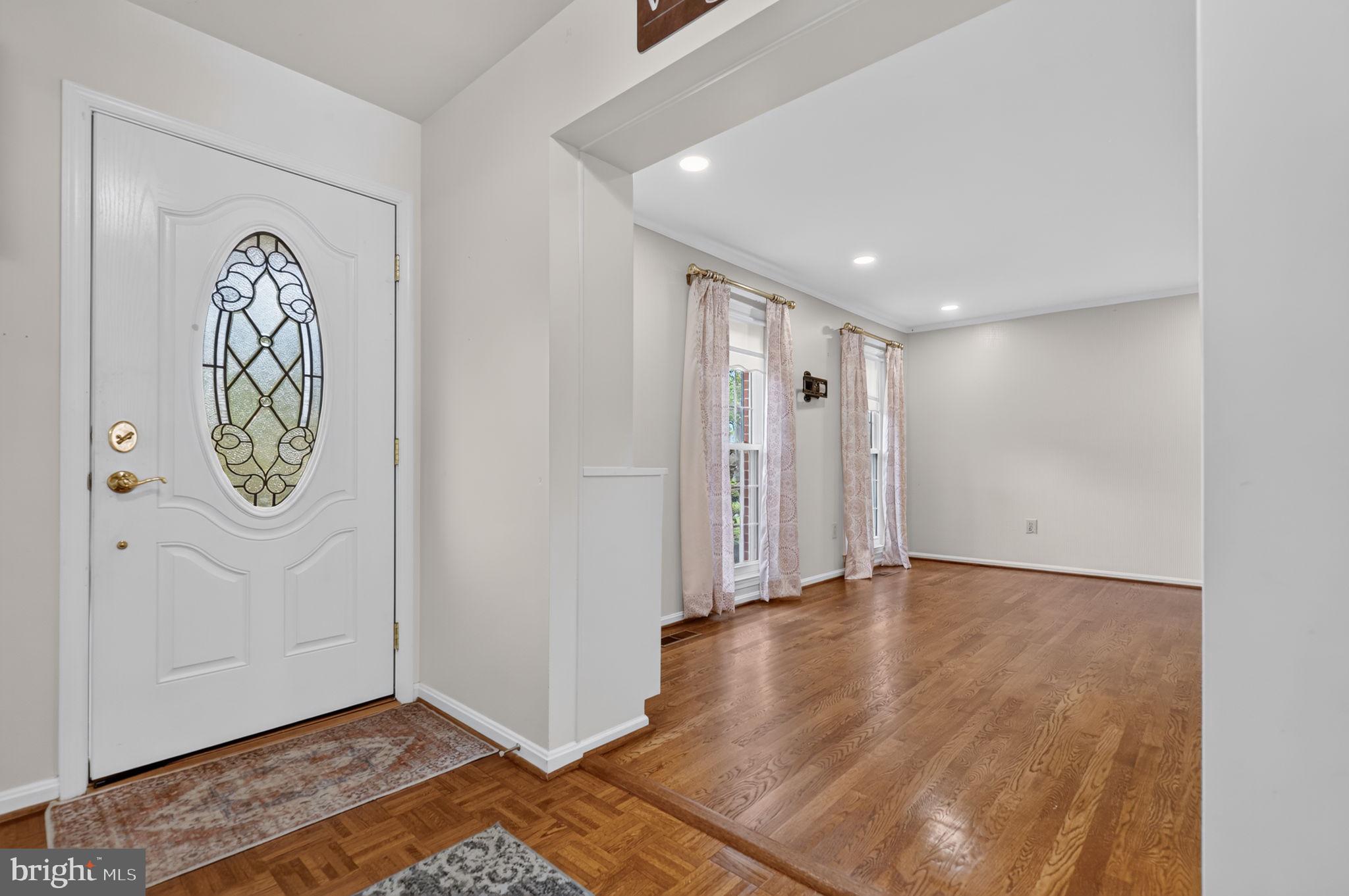 WALNUT HILL - Residential