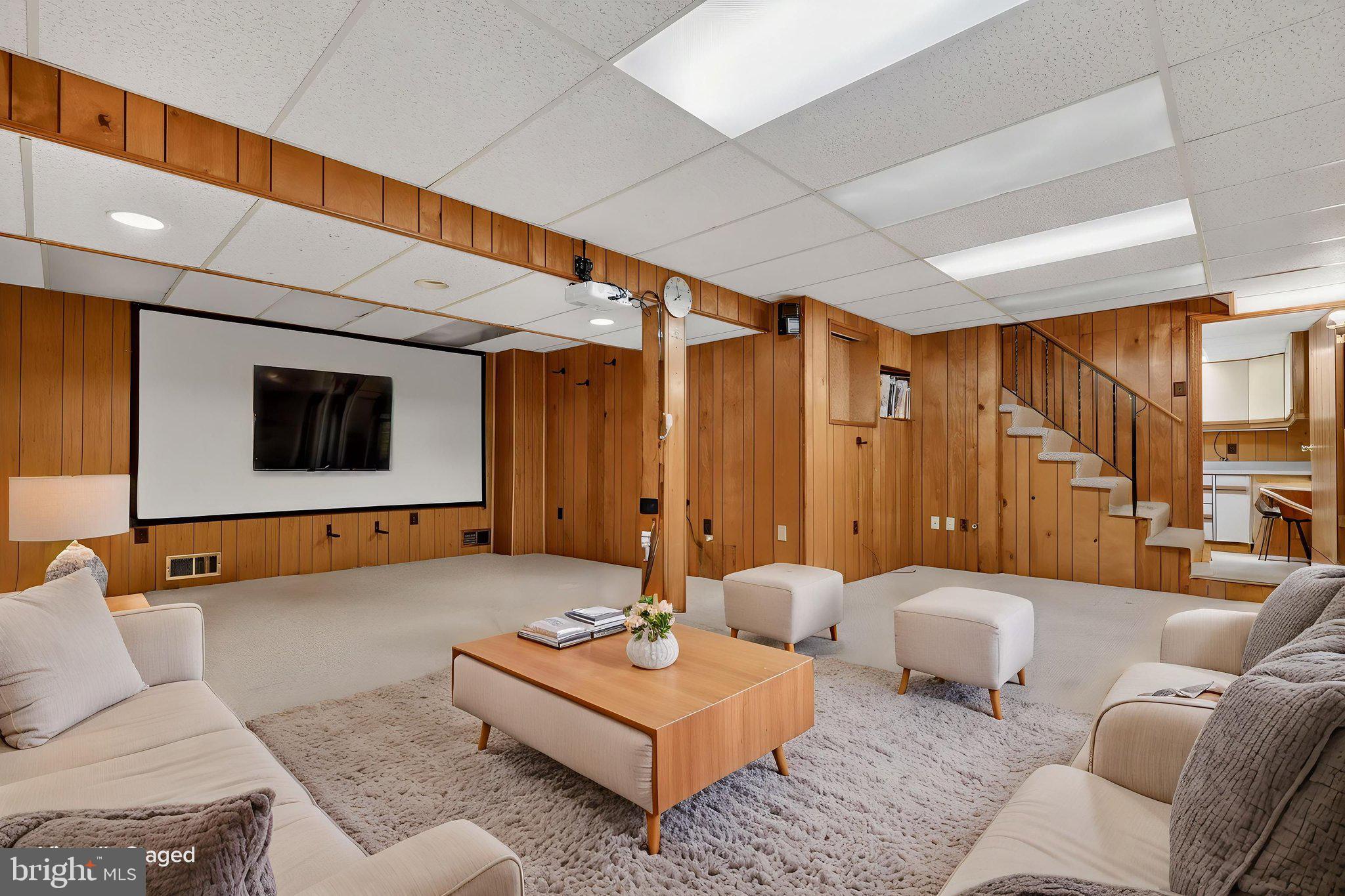 WALNUT HILL - Residential