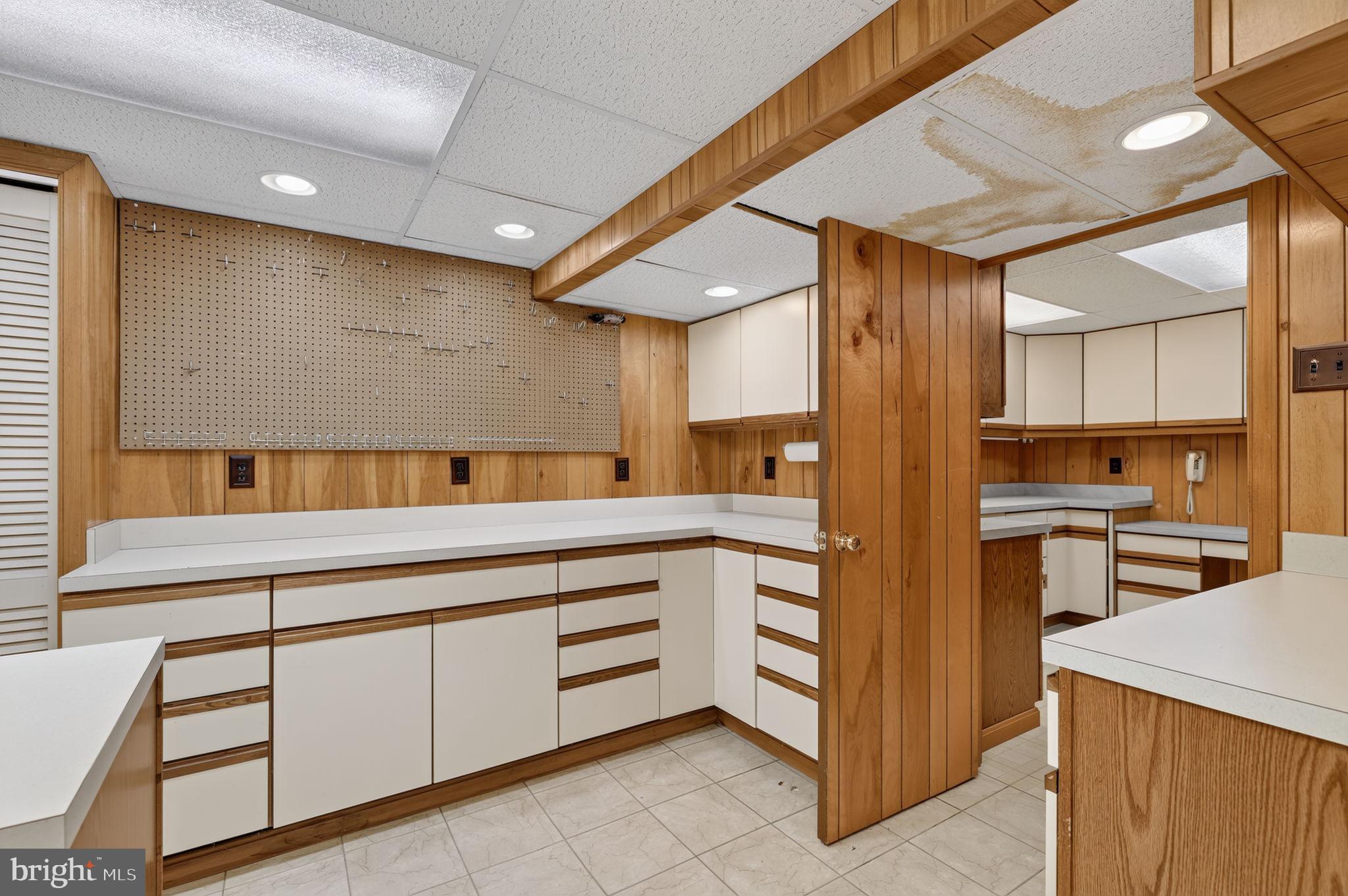 WALNUT HILL - Residential