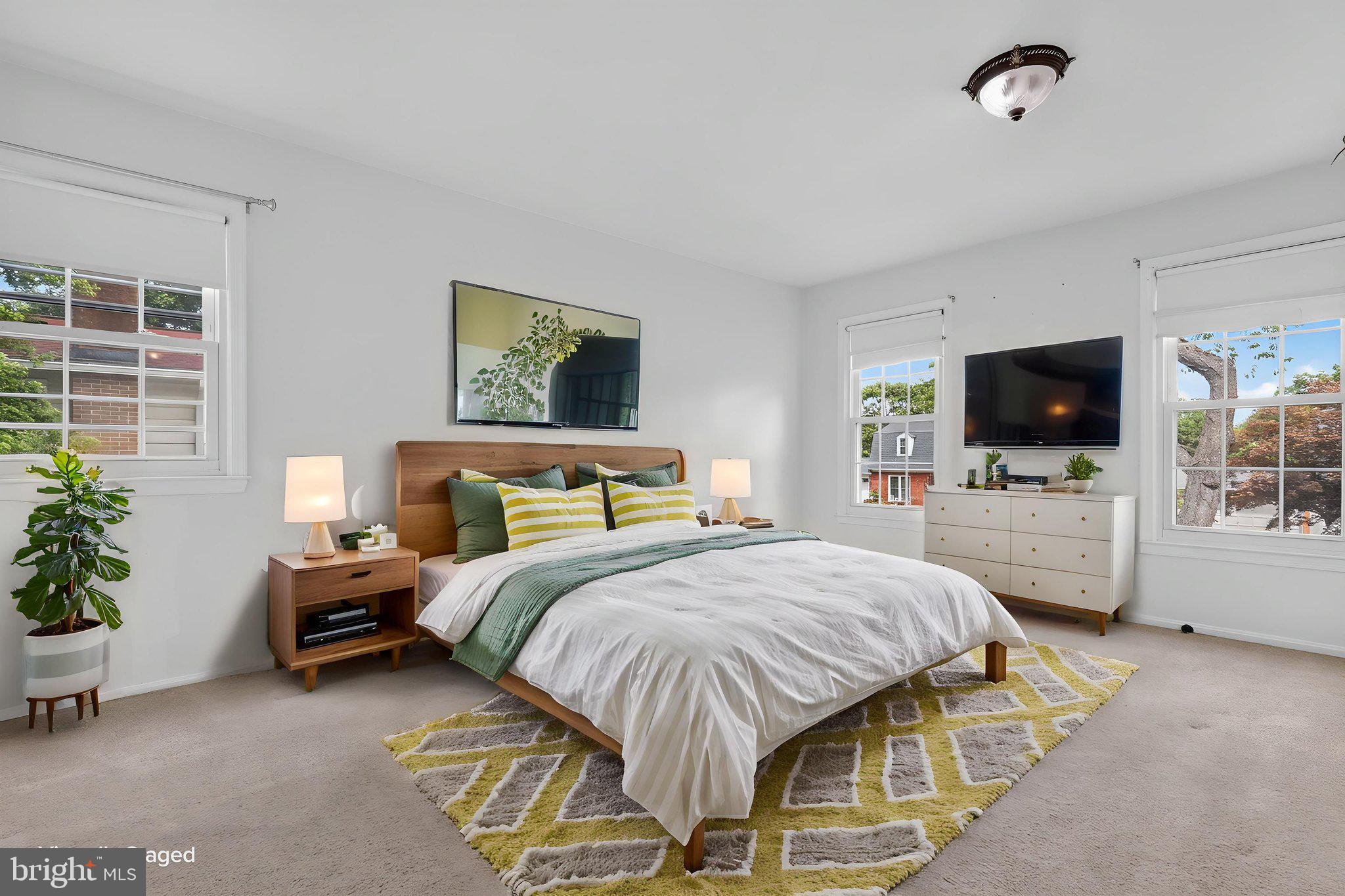 WALNUT HILL - Residential