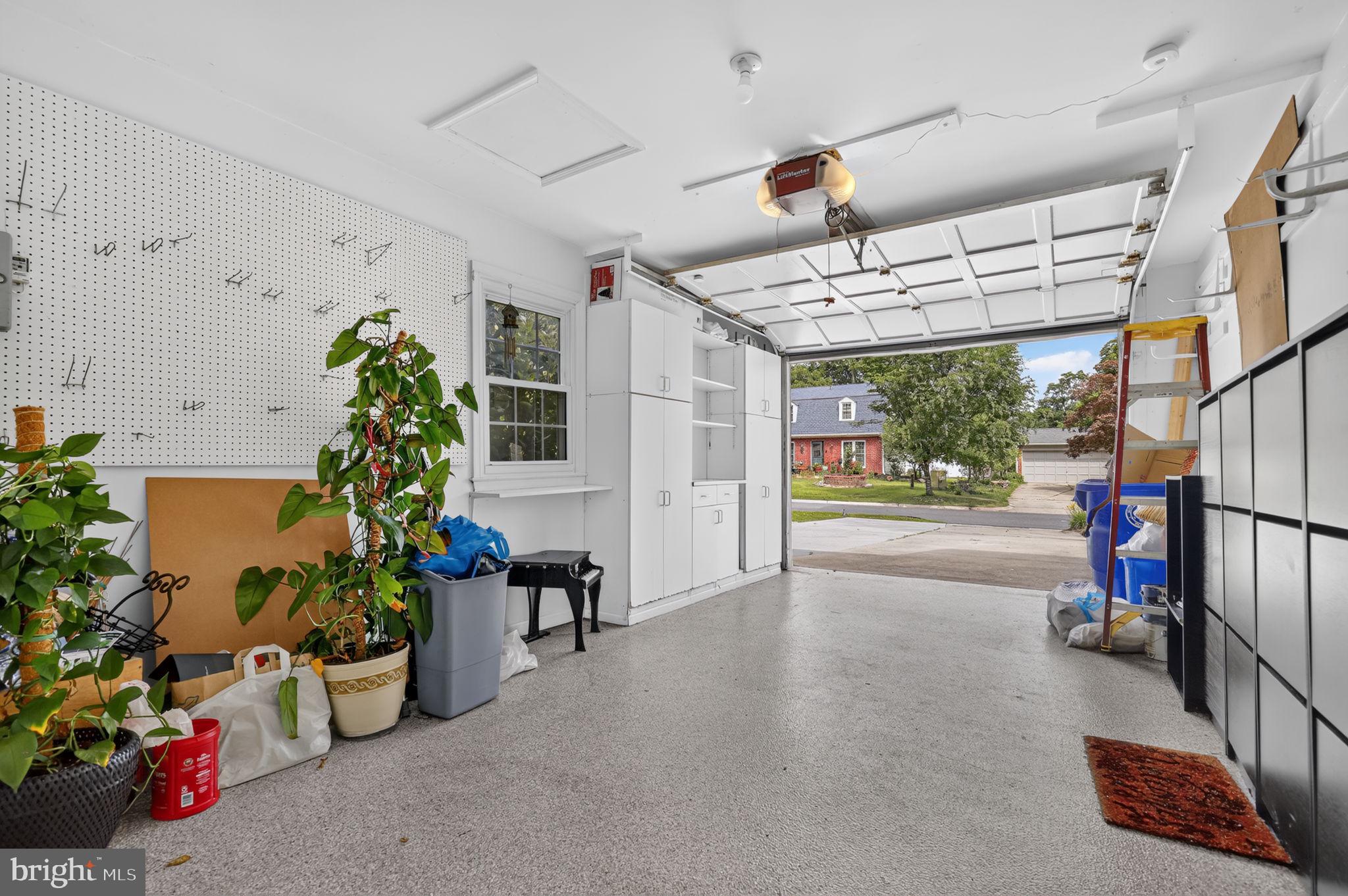 WALNUT HILL - Residential