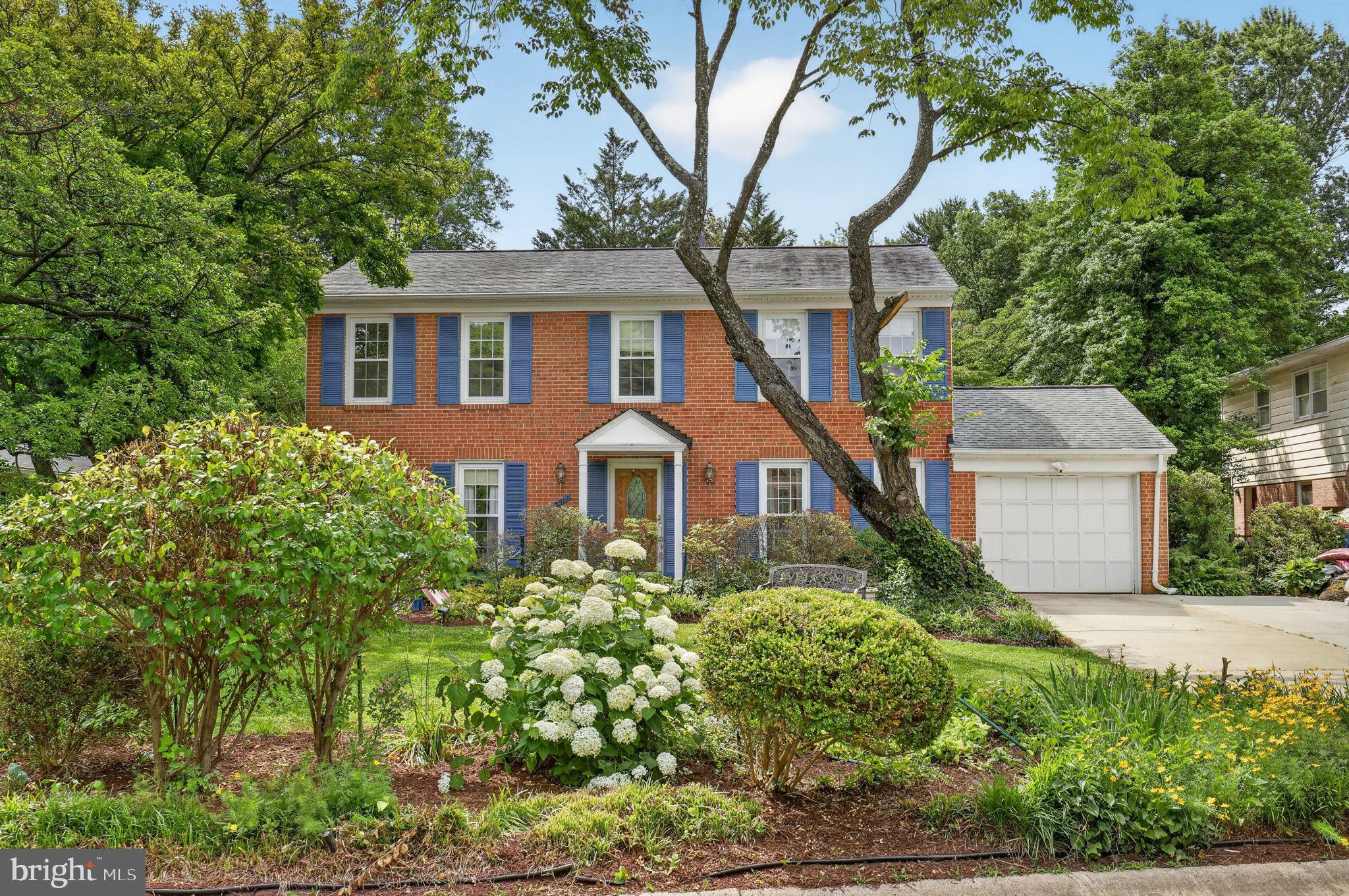 WALNUT HILL - Residential