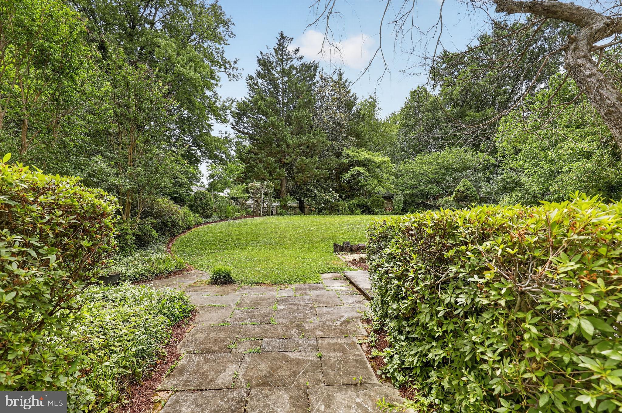 WALNUT HILL - Residential