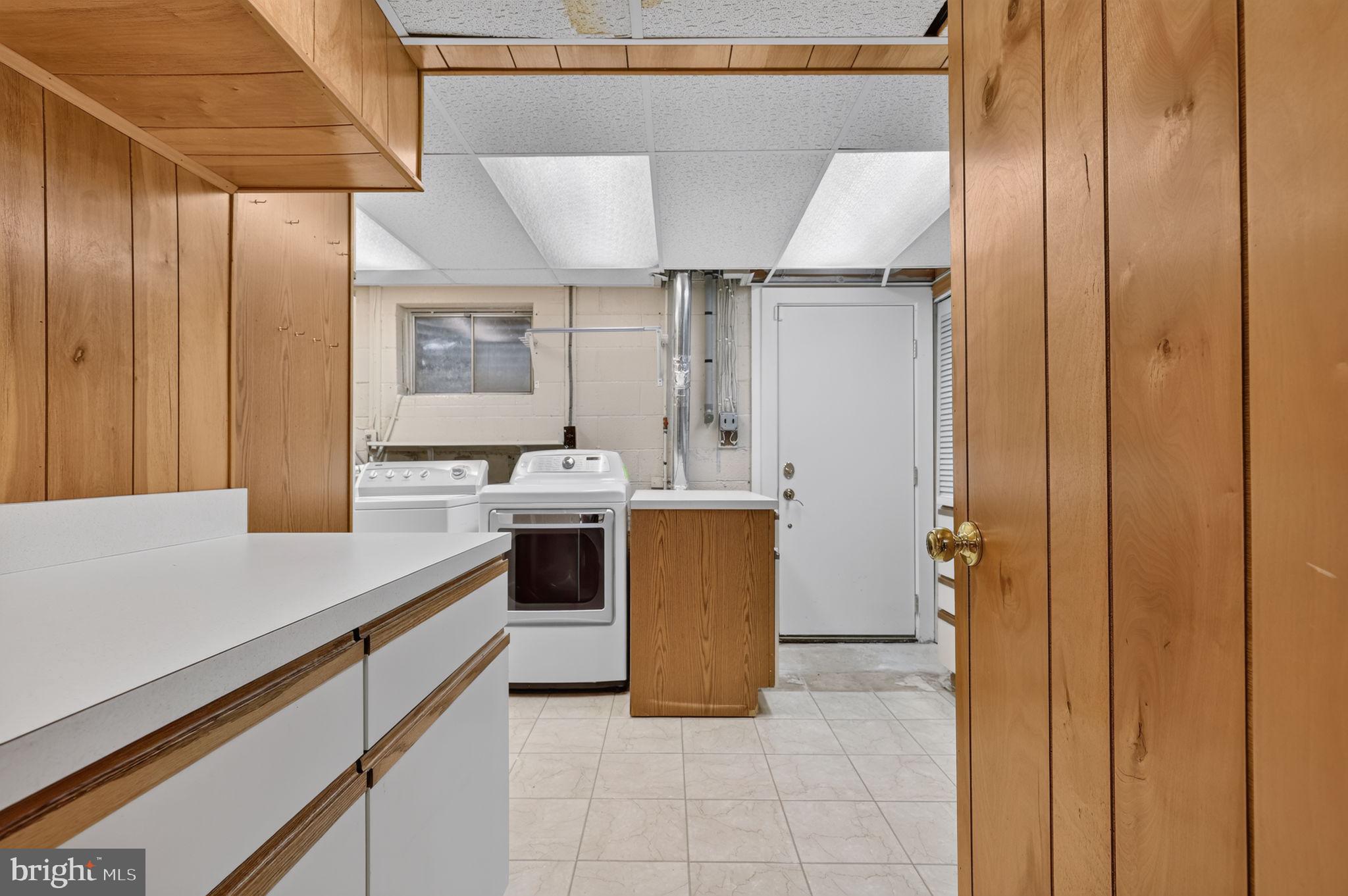 WALNUT HILL - Residential