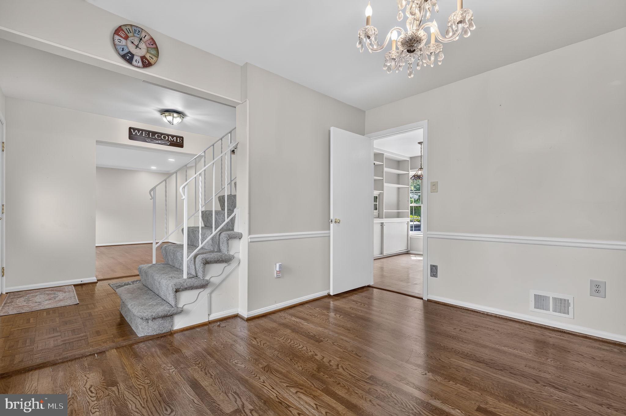 WALNUT HILL - Residential