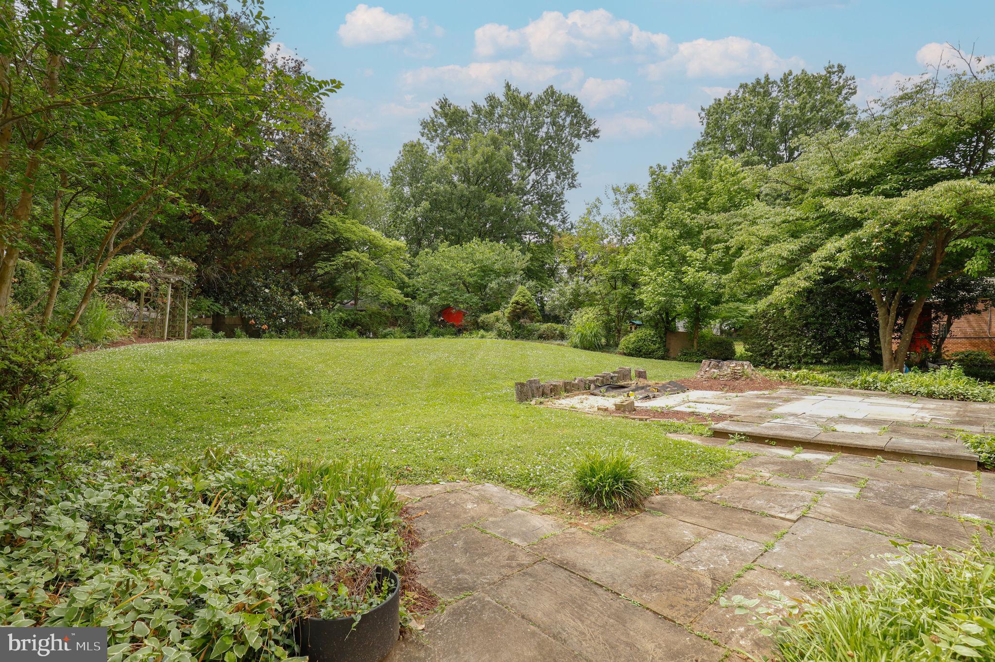 WALNUT HILL - Residential