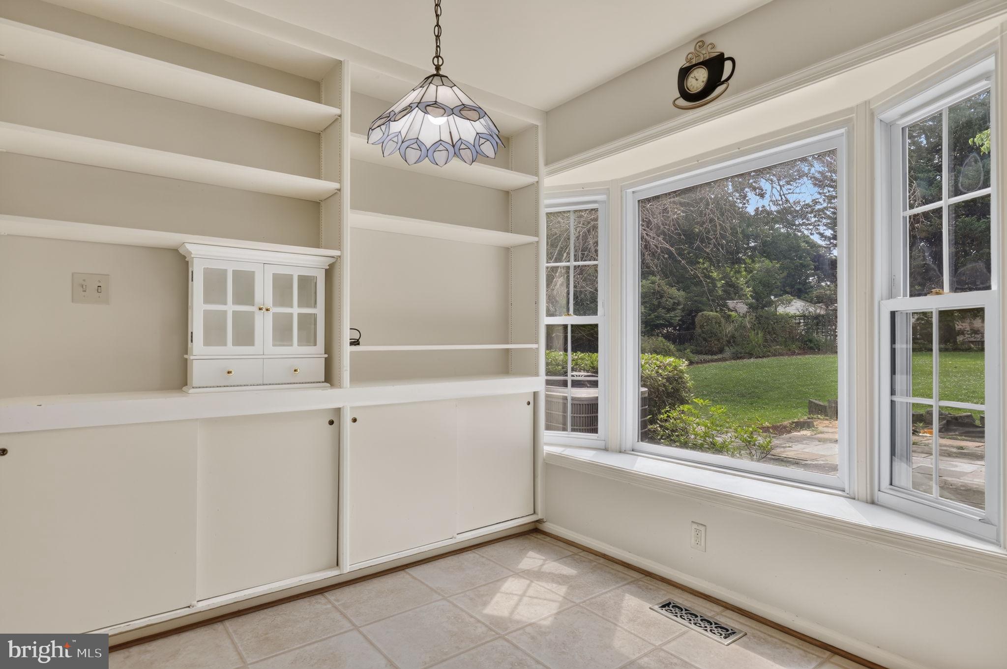 WALNUT HILL - Residential