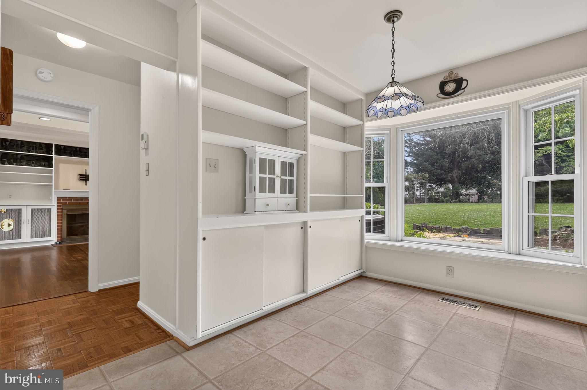 WALNUT HILL - Residential