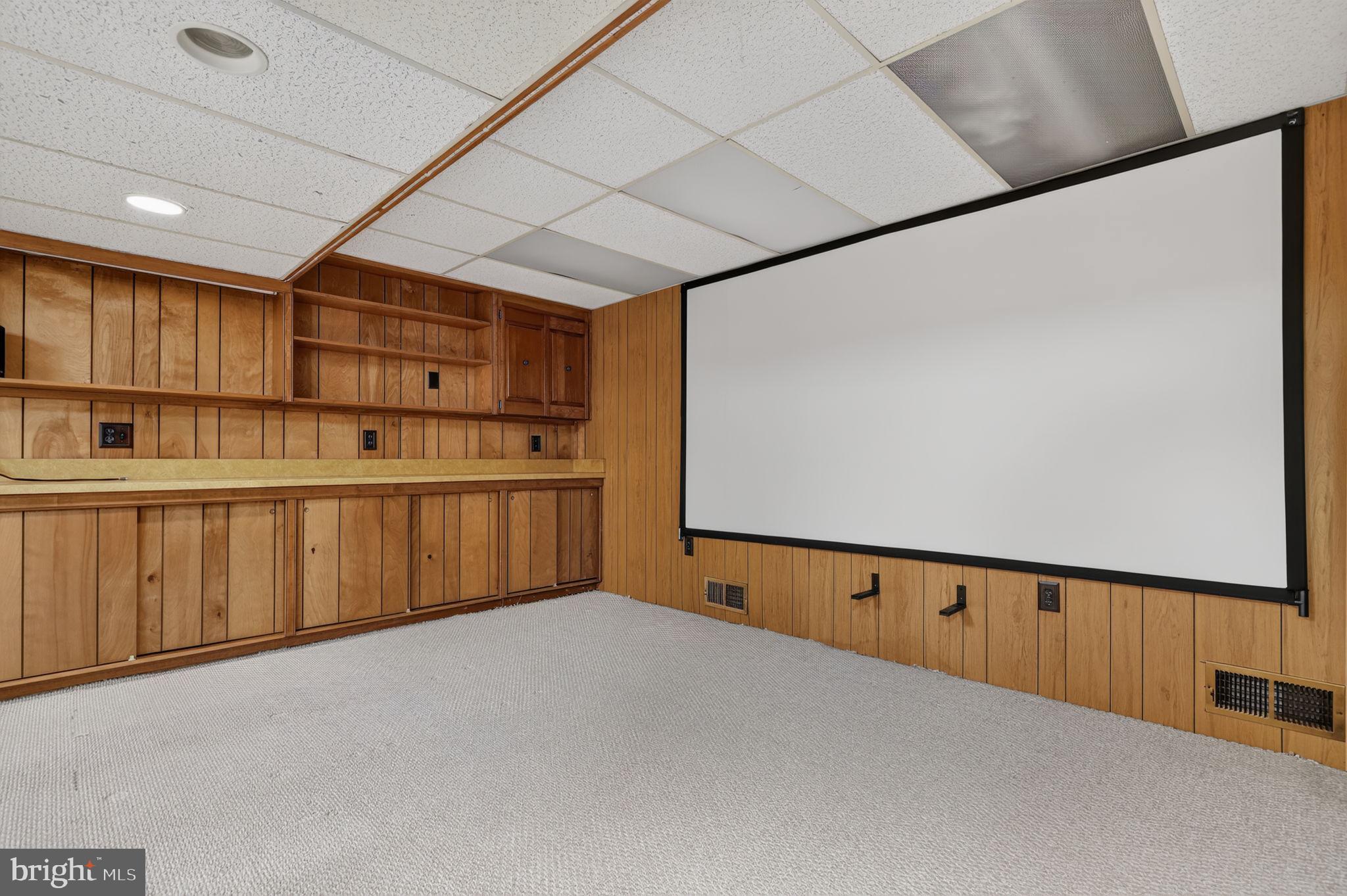 WALNUT HILL - Residential