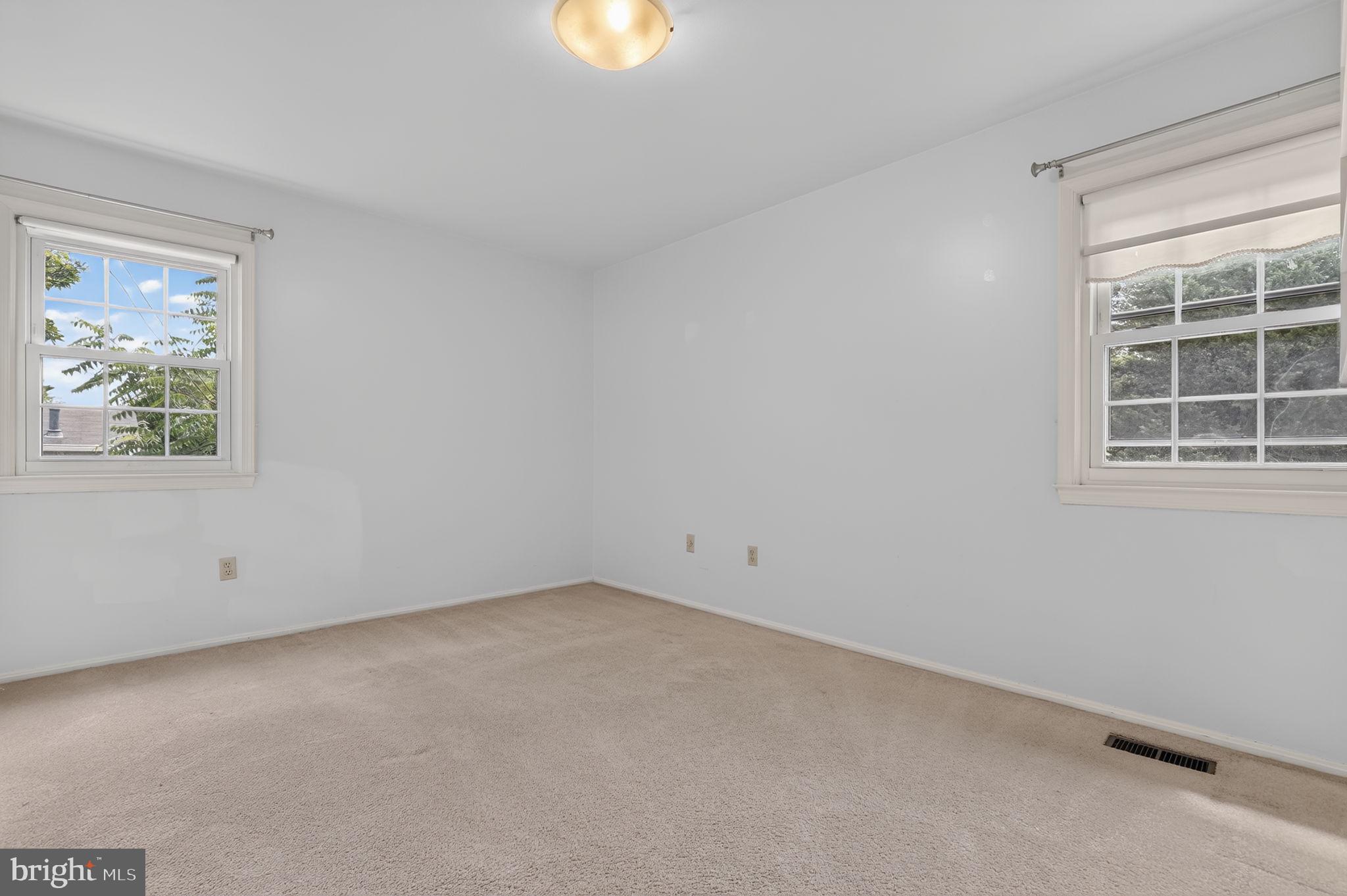 WALNUT HILL - Residential