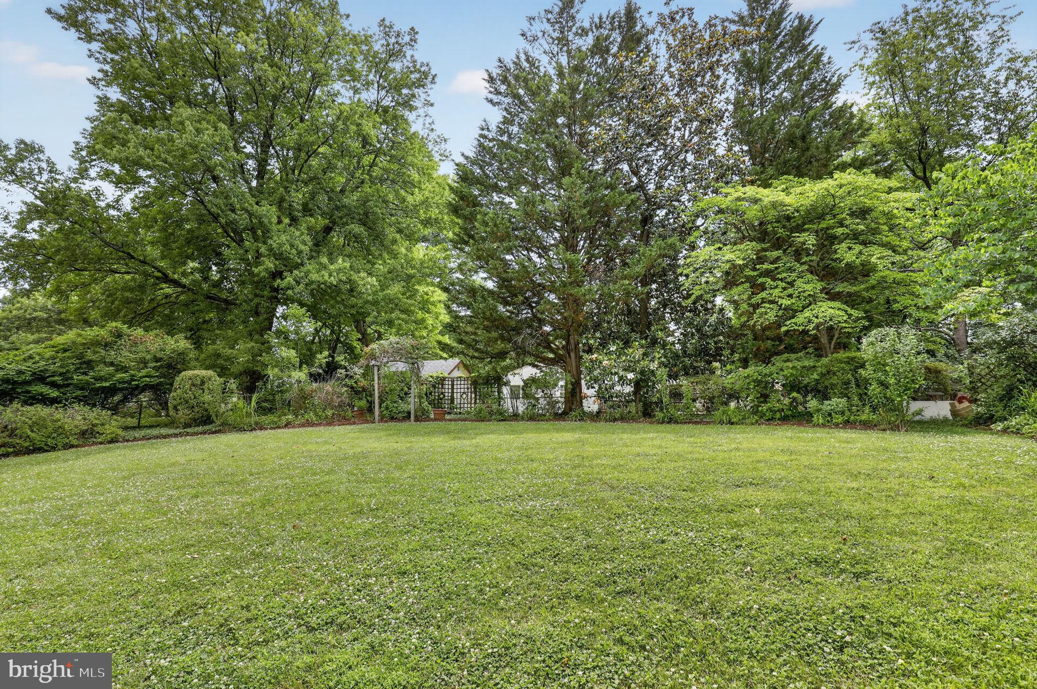 WALNUT HILL - Residential