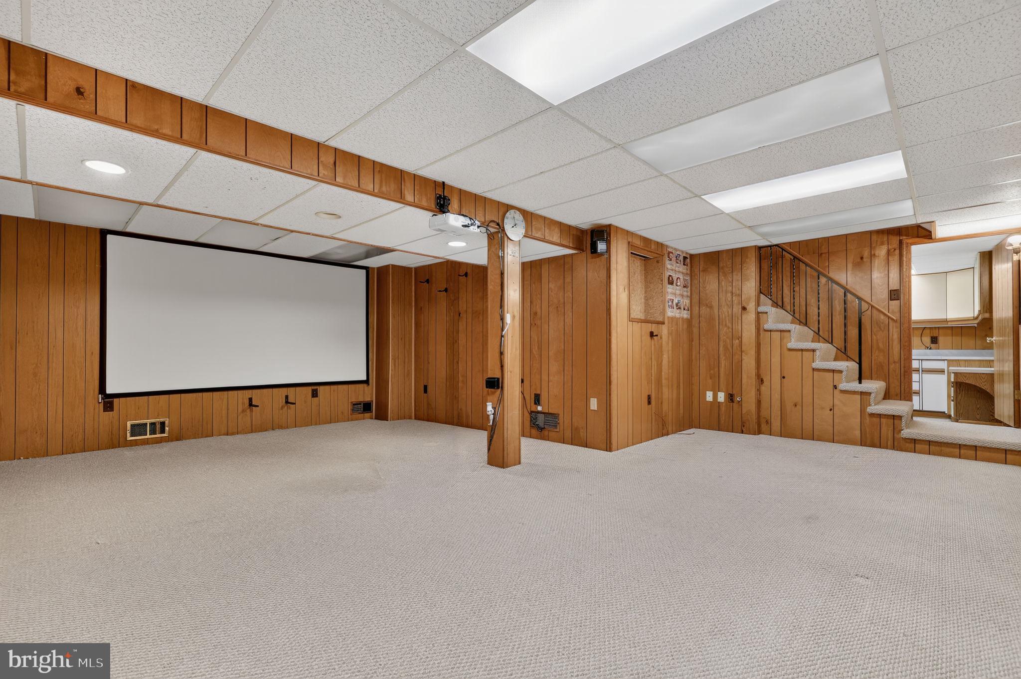 WALNUT HILL - Residential
